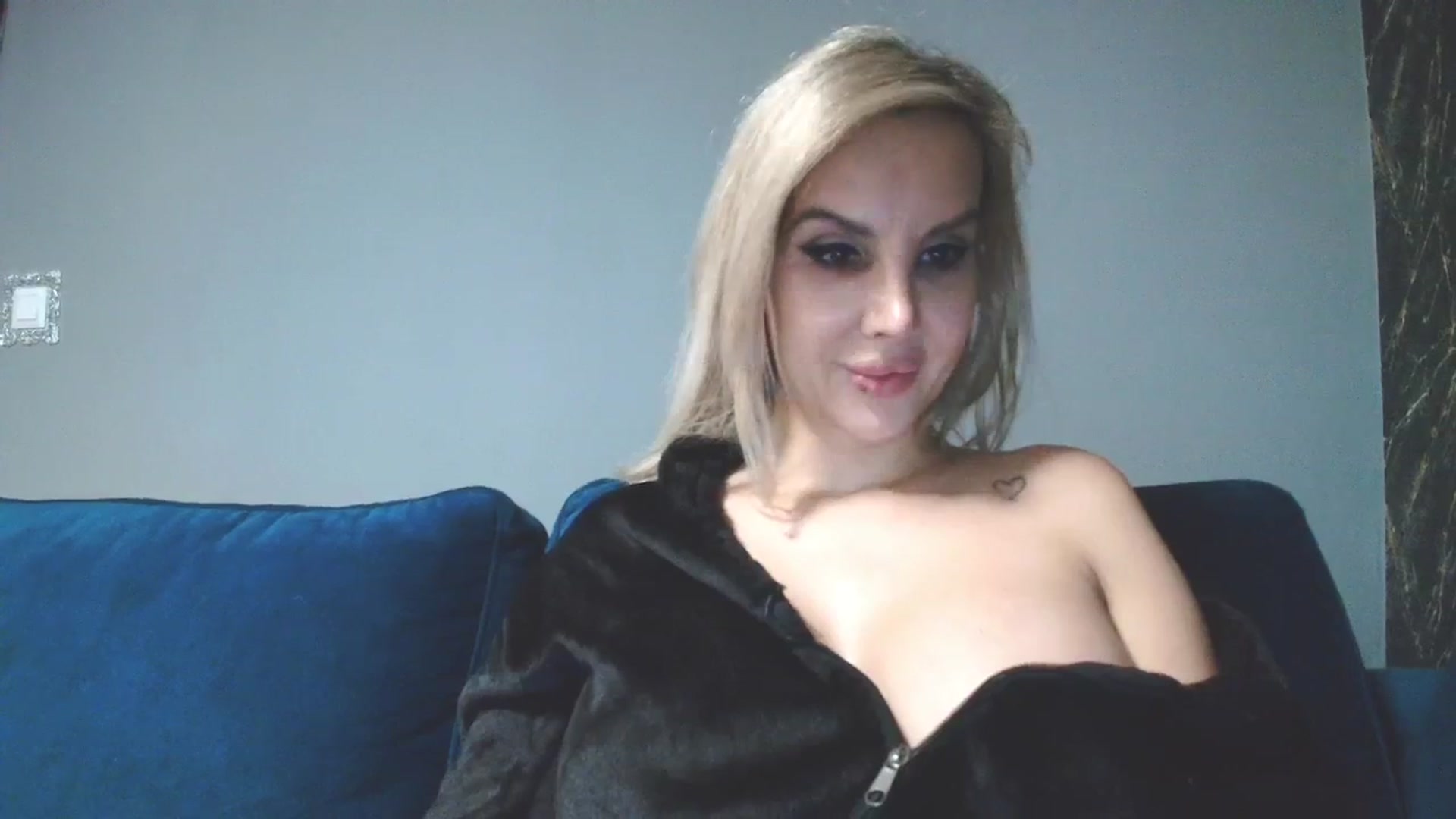 Gallery image thumbnail from SexyQueenNina's myfreecams stream on, 02/22/2026, 19:40 image 3 of 20