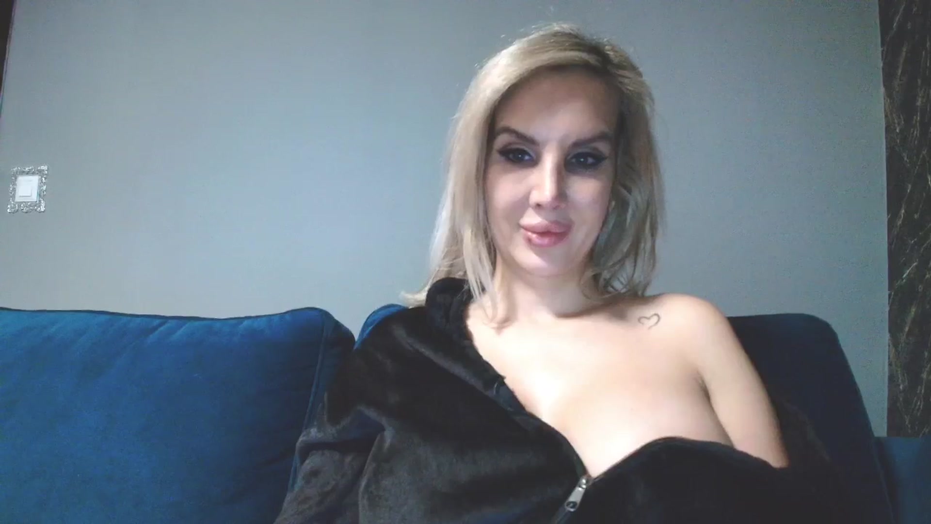 Gallery image thumbnail from SexyQueenNina's myfreecams stream on, 02/22/2026, 19:40 image 4 of 20