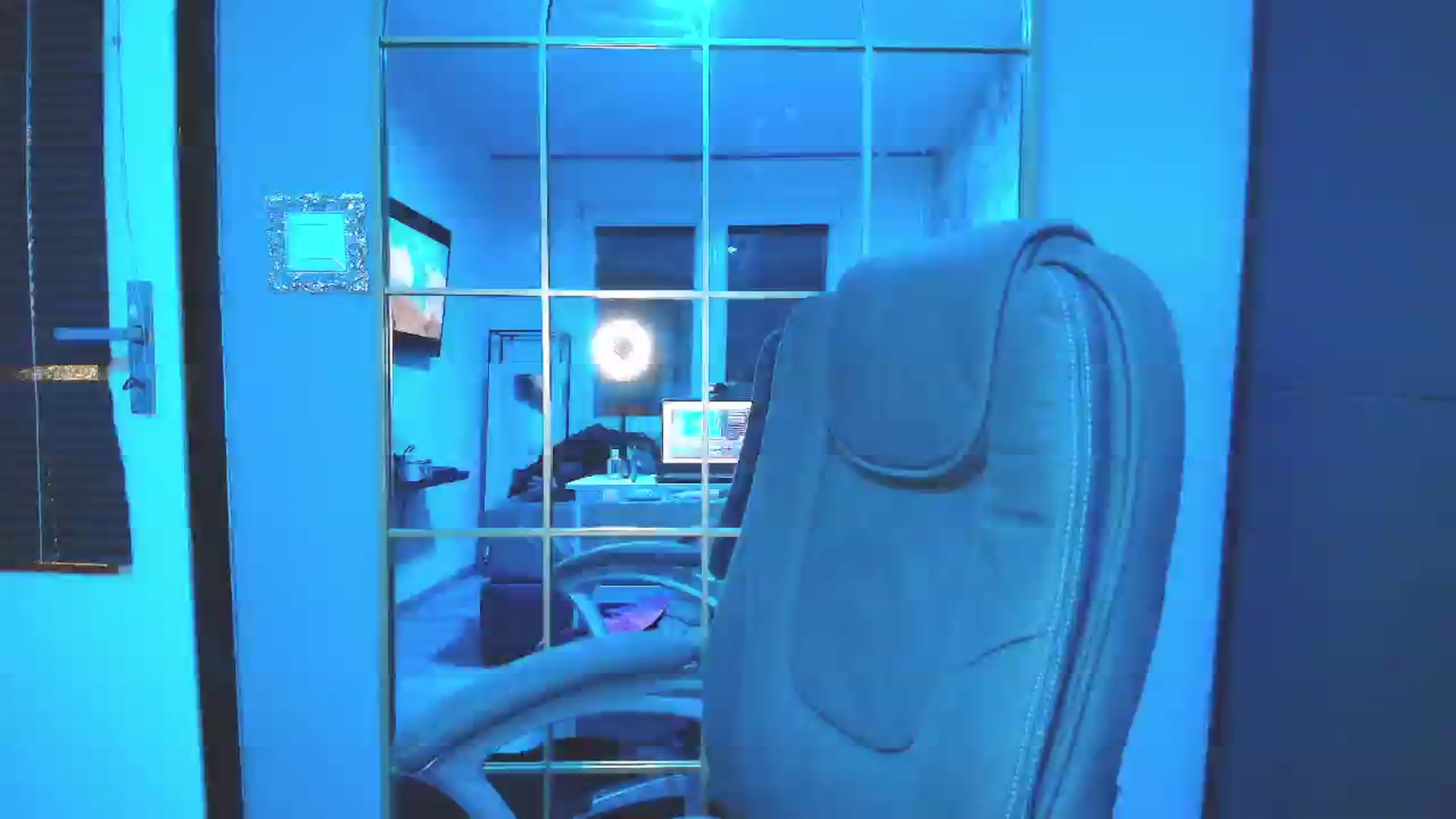 Gallery image thumbnail from SexyQueenNina's myfreecams stream on, 02/23/2026, 18:54 image 12 of 20