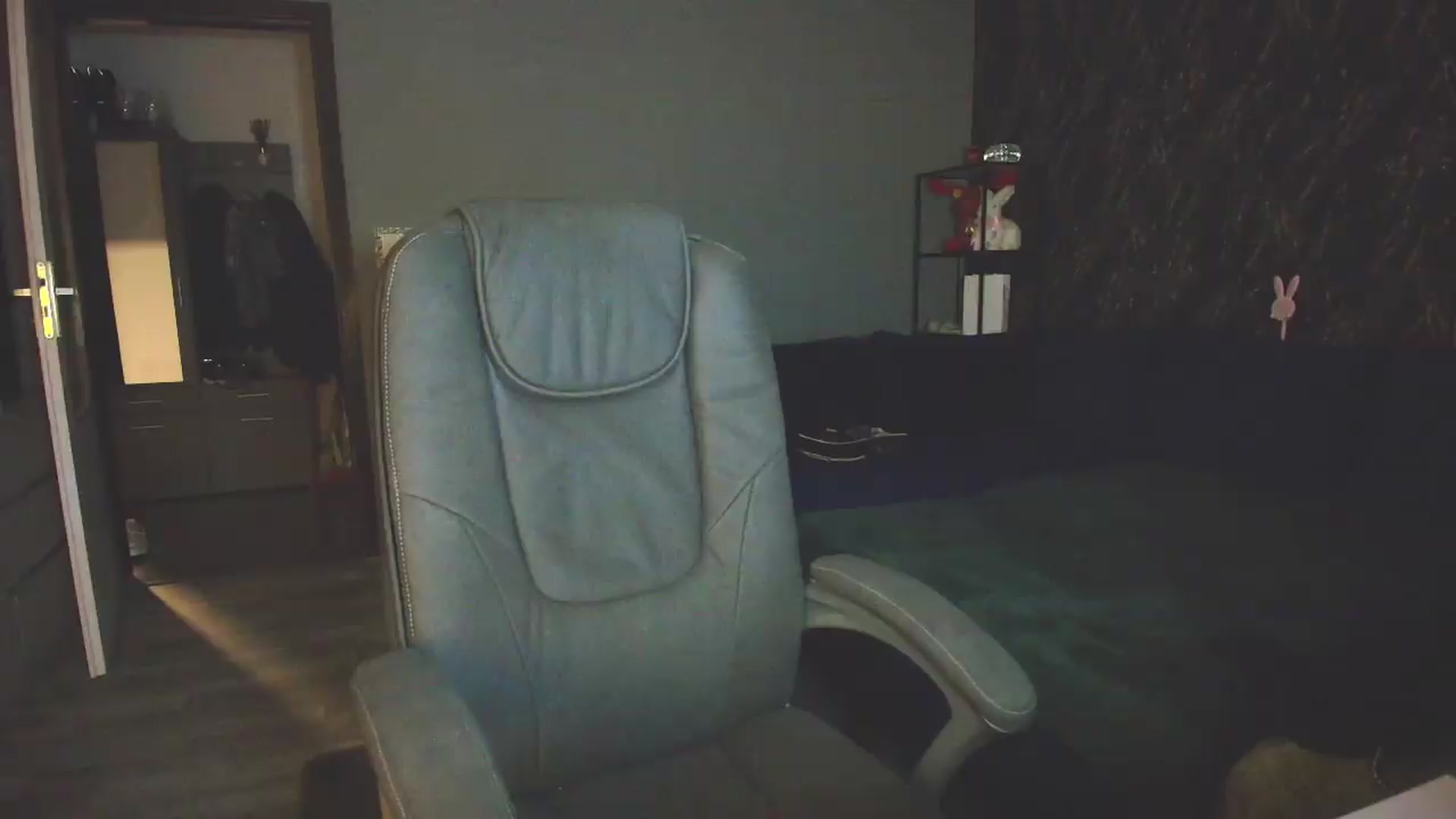 Gallery image thumbnail from SexyQueenNina's myfreecams stream on, 05/23/2026, 19:37 image 18 of 20