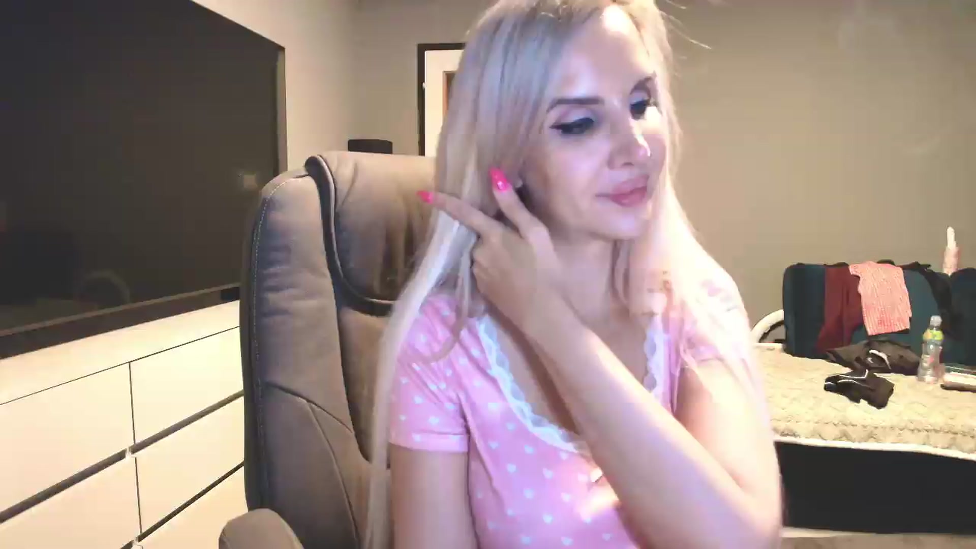 Gallery image thumbnail from SexyQueenNina's myfreecams stream on, 06/23/2026, 22:46 image 13 of 20