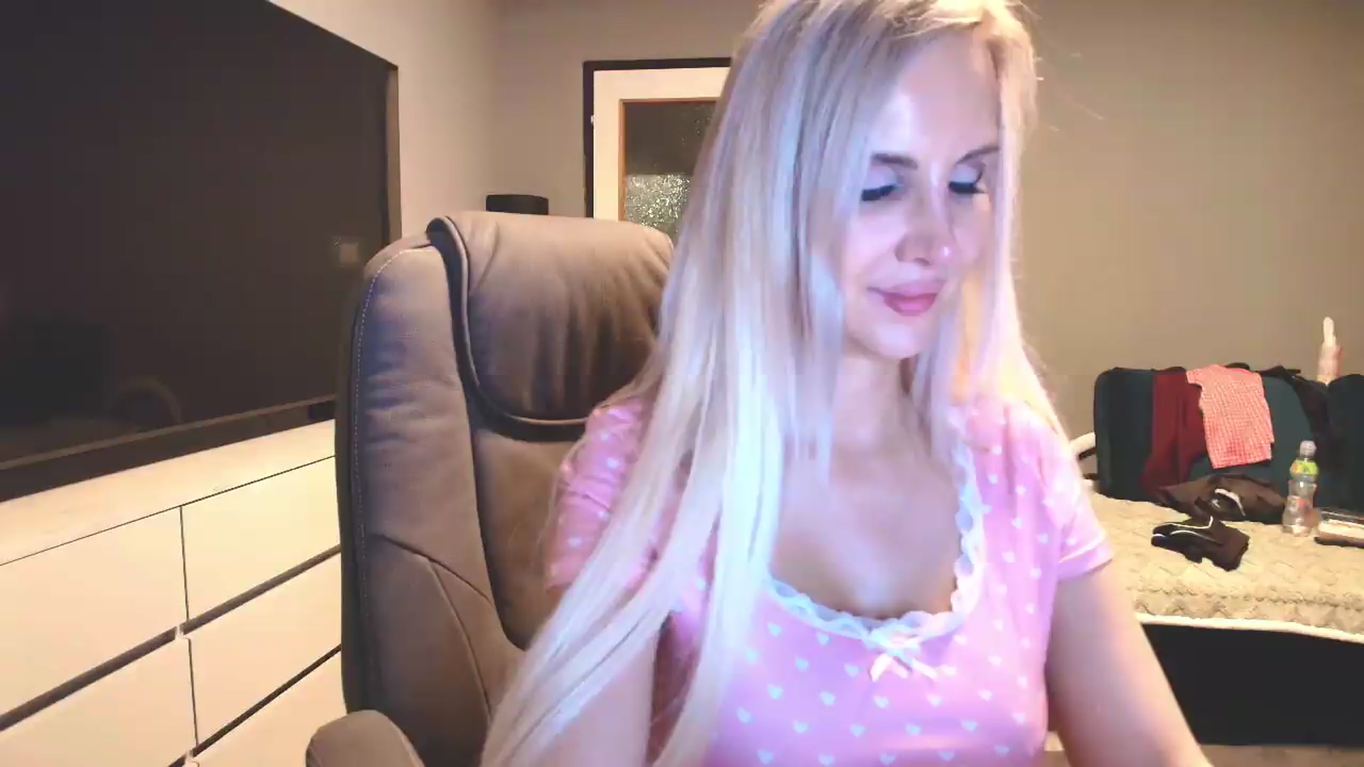 Gallery image thumbnail from SexyQueenNina's myfreecams stream on, 06/23/2026, 22:46 image 11 of 20