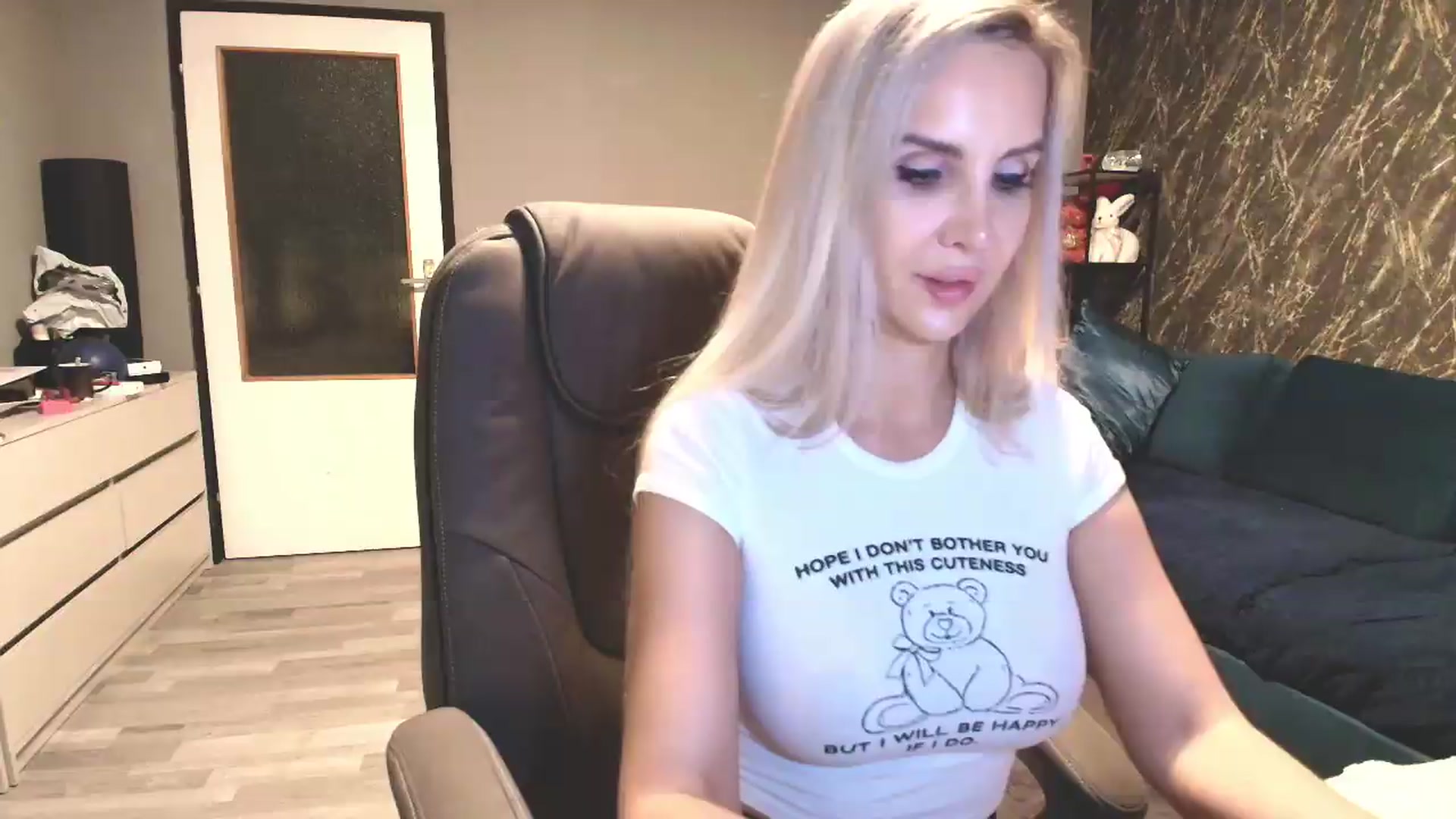 Gallery image thumbnail from SexyQueenNina's myfreecams stream on, 06/24/2026, 20:39 image 20 of 20