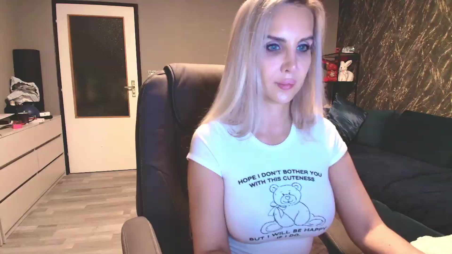 Gallery image thumbnail from SexyQueenNina's myfreecams stream on, 06/24/2026, 20:39 image 16 of 20