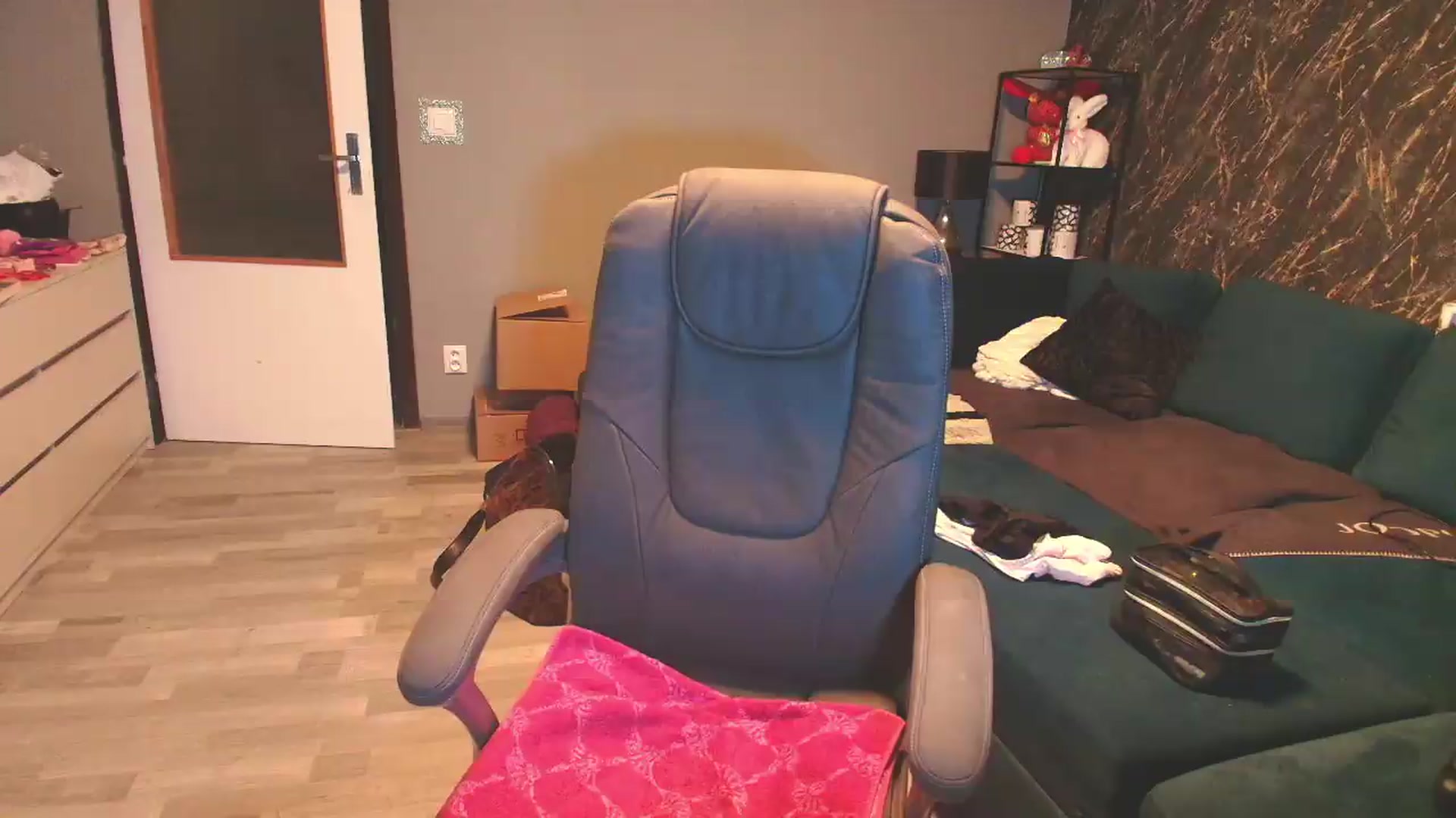 Gallery image thumbnail from SexyQueenNina's myfreecams stream on, 08/23/2026, 24:00 image 12 of 20
