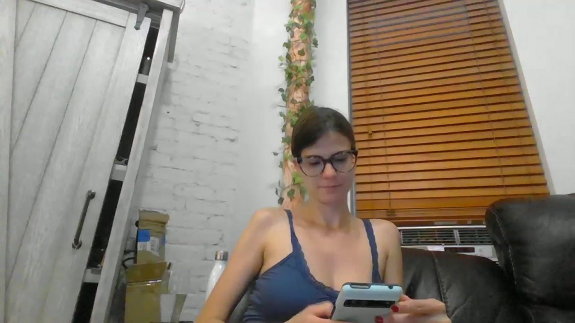 Gallery image thumbnail from SexySluttyCat's myfreecams stream on, 07/15/2023, 20:06 image 18 of 20