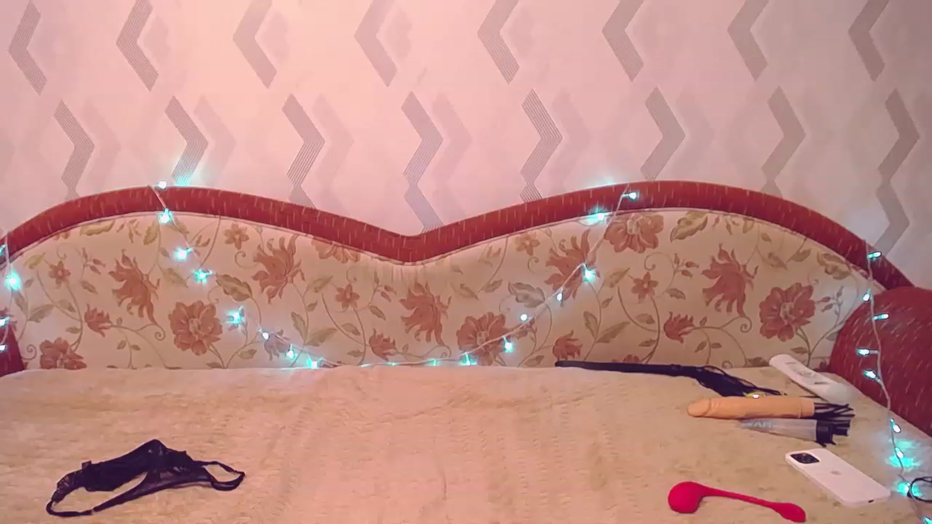 Gallery image thumbnail from Sexy_Kittyy_'s myfreecams stream on, 11/14/2022, 19:50 image 18 of 20
