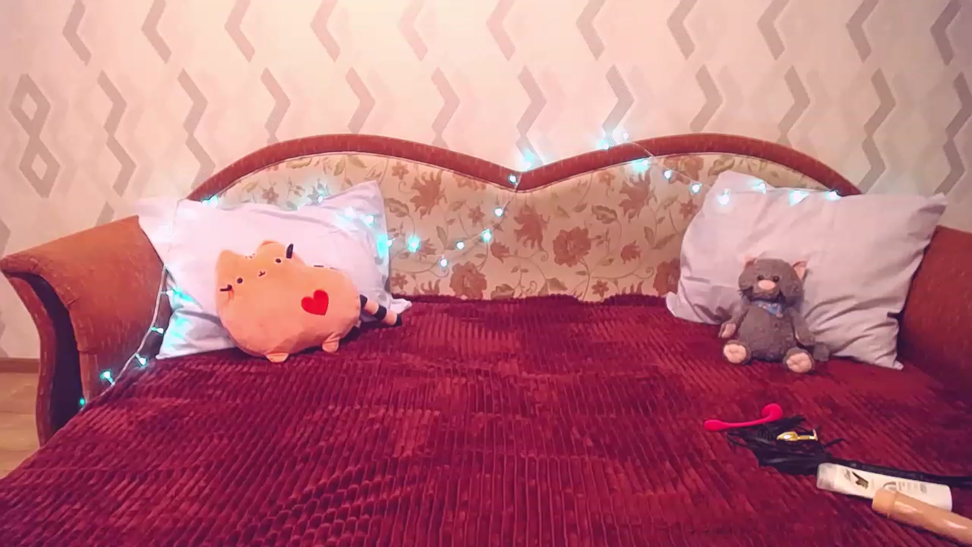 Gallery image thumbnail from Sexy_Kittyy_'s myfreecams stream on, 11/19/2022, 19:21 image 14 of 20