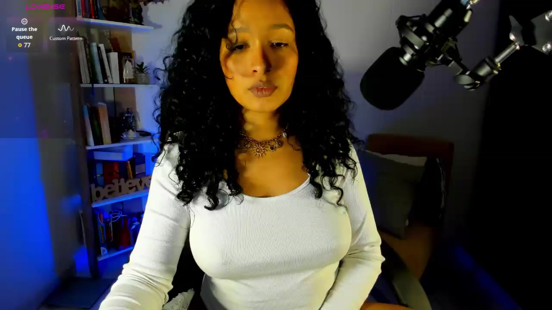 Gallery image thumbnail from Sexy_Latina's myfreecams stream on, 07/09/2026, 07:10 image 13 of 20