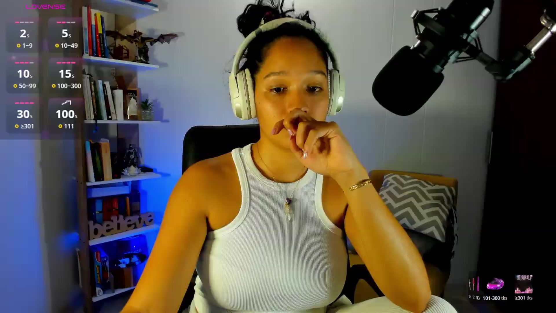 Gallery image thumbnail from Sexy_Latina's myfreecams stream on, 07/11/2026, 08:20 image 12 of 20
