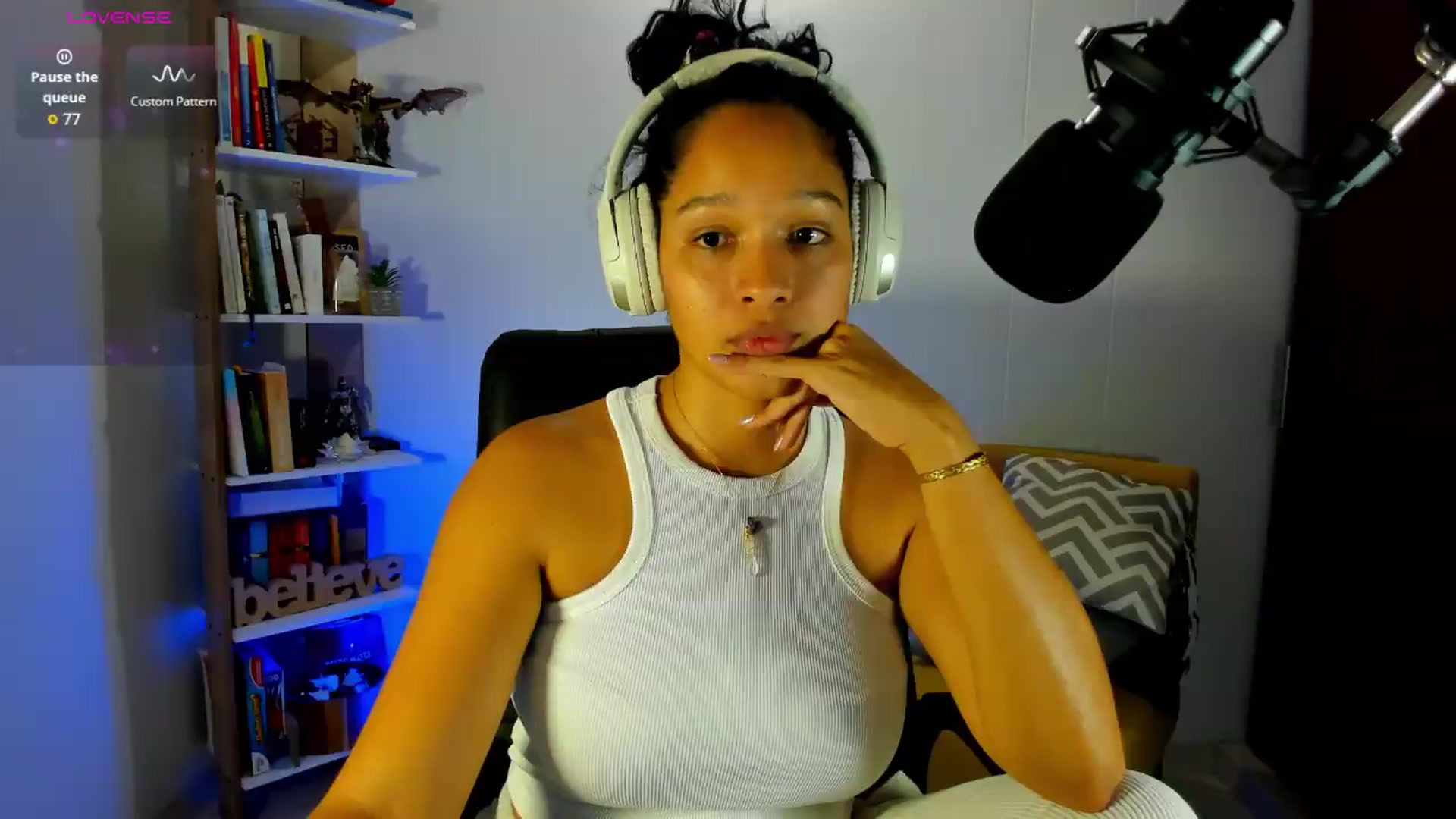 Gallery image thumbnail from Sexy_Latina's myfreecams stream on, 07/11/2026, 08:20 image 13 of 20