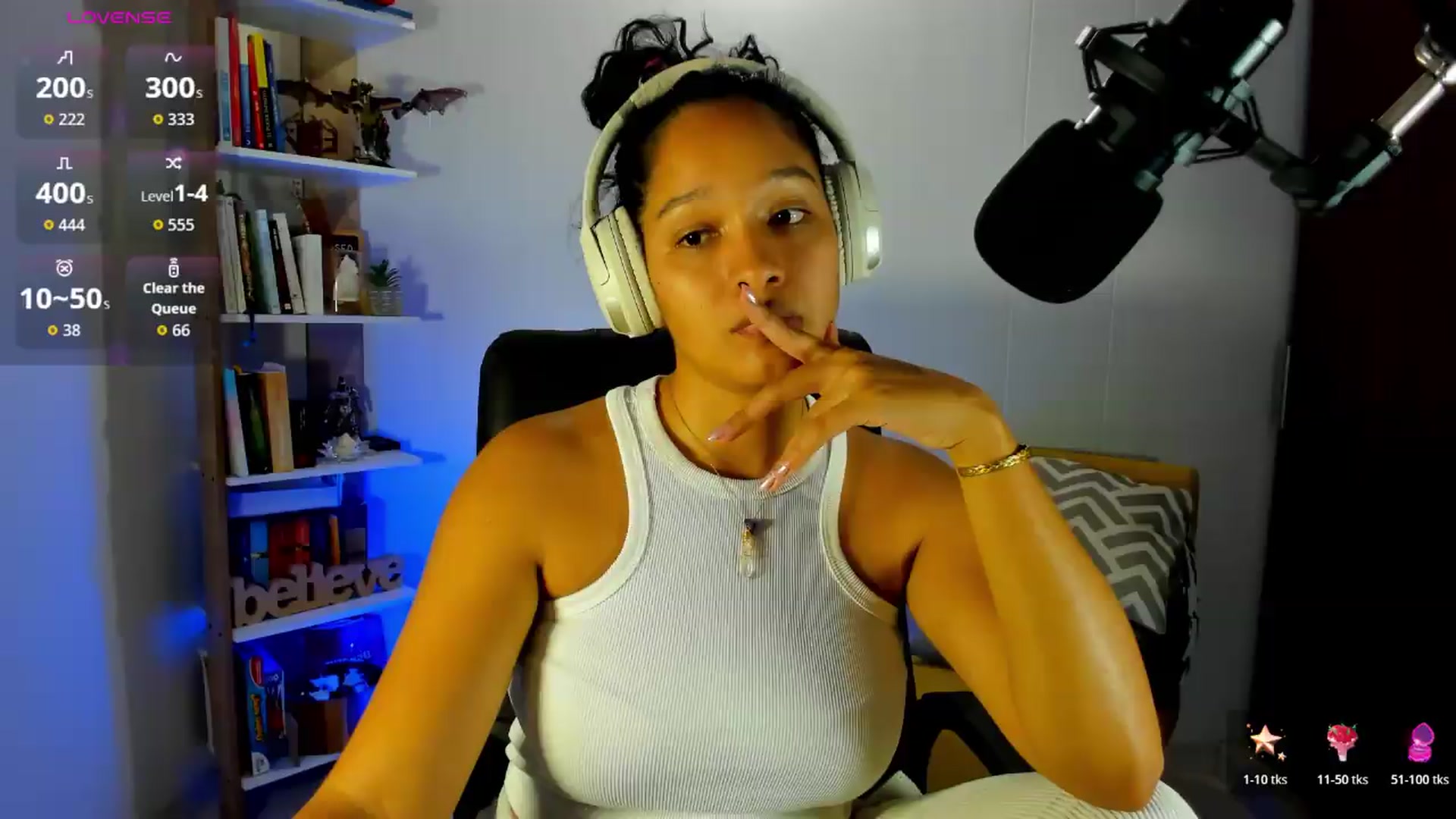 Gallery image thumbnail from Sexy_Latina's myfreecams stream on, 07/11/2026, 08:20 image 17 of 20