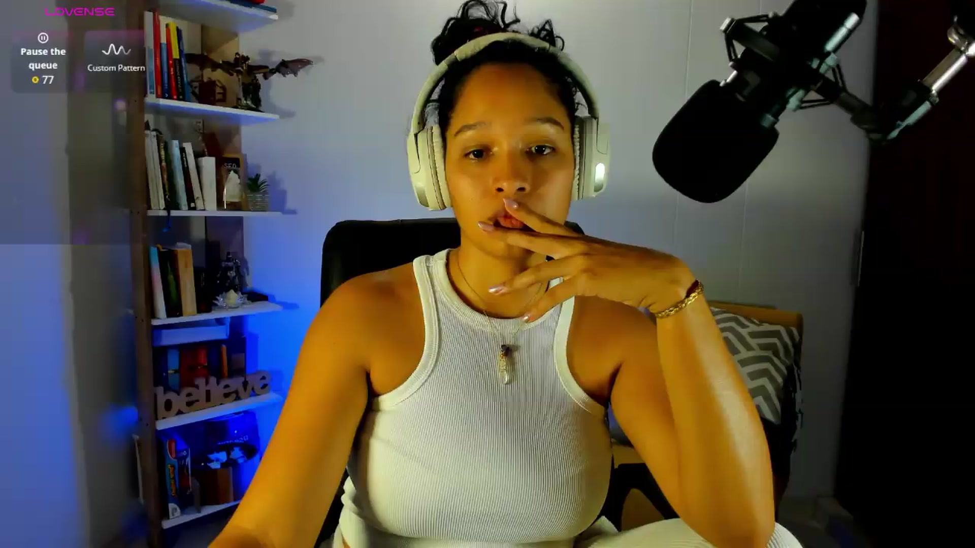 Gallery image thumbnail from Sexy_Latina's myfreecams stream on, 07/11/2026, 08:20 image 8 of 20