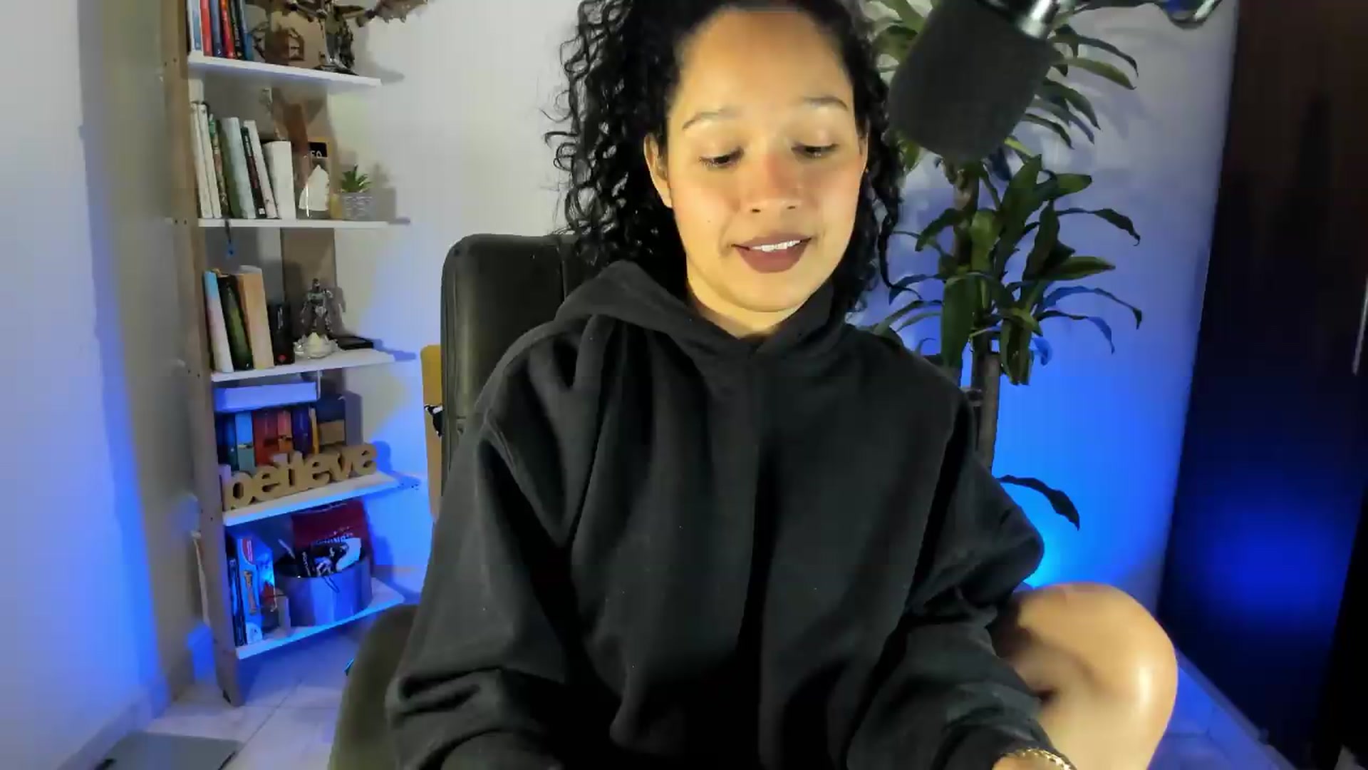 Gallery image thumbnail from Sexy_Latina's myfreecams stream on, 07/27/2026, 05:43 image 4 of 20