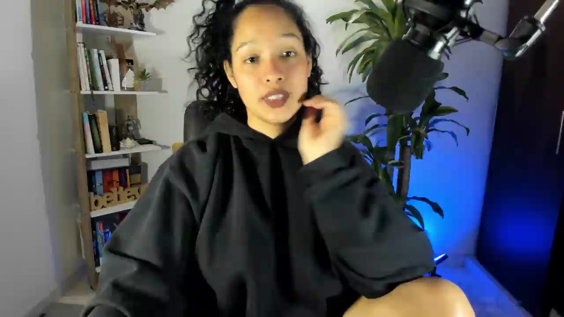 Gallery image thumbnail from Sexy_Latina's myfreecams stream on, 07/27/2026, 05:43 image 18 of 20
