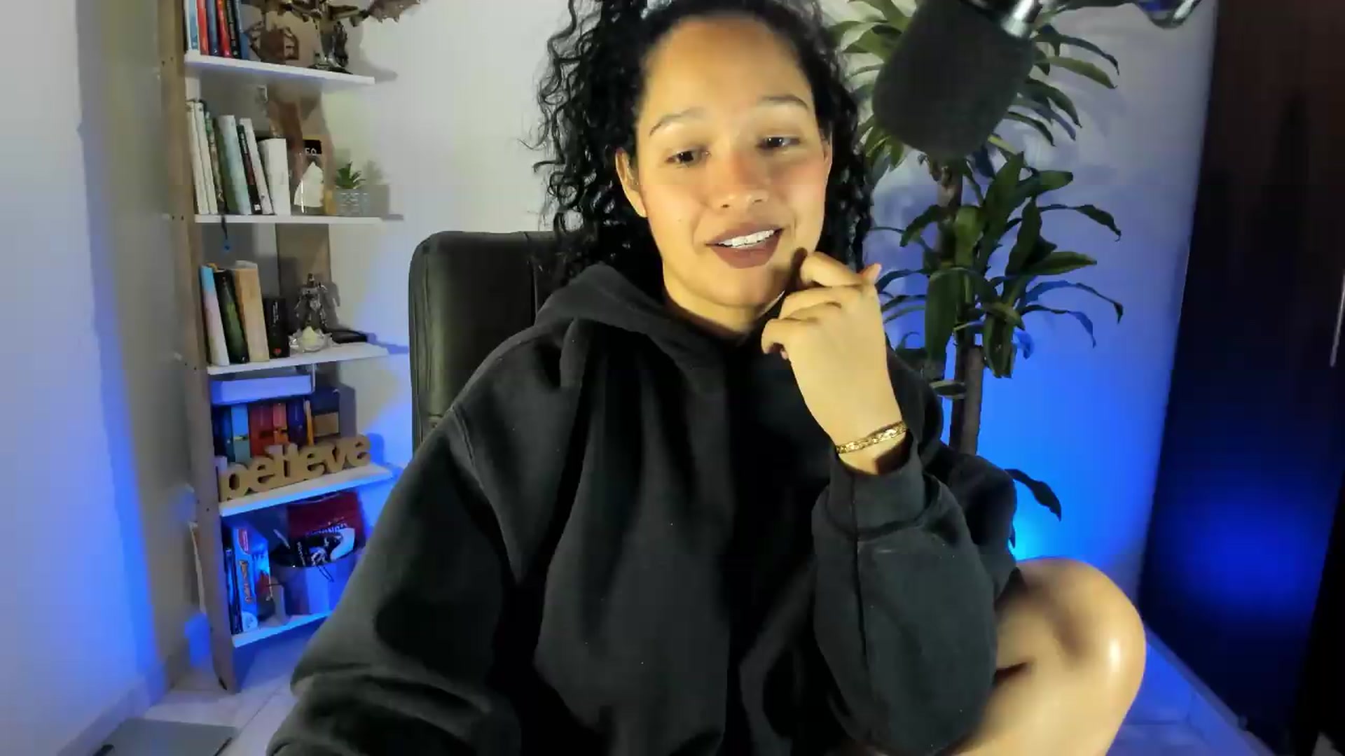 Gallery image thumbnail from Sexy_Latina's myfreecams stream on, 07/27/2026, 05:43 image 5 of 20