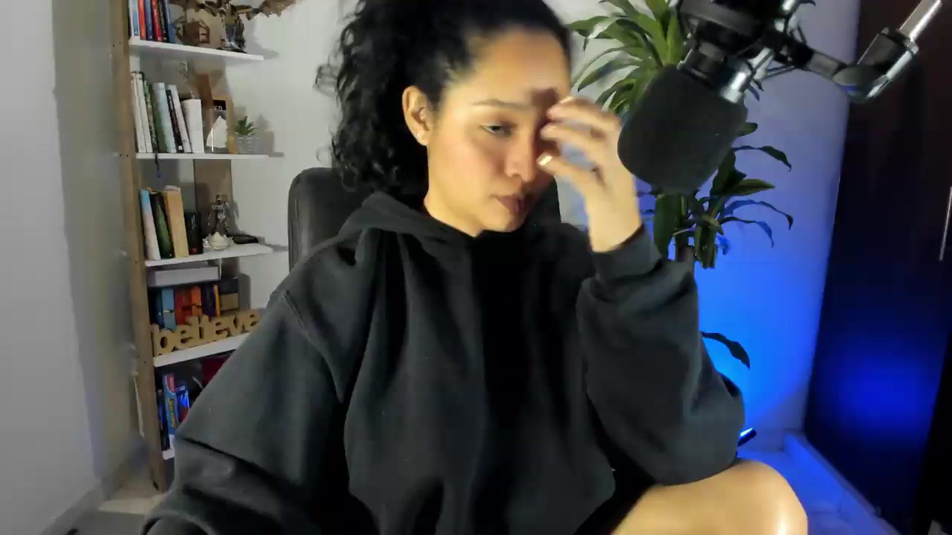 Gallery image thumbnail from Sexy_Latina's myfreecams stream on, 07/27/2026, 05:43 image 19 of 20