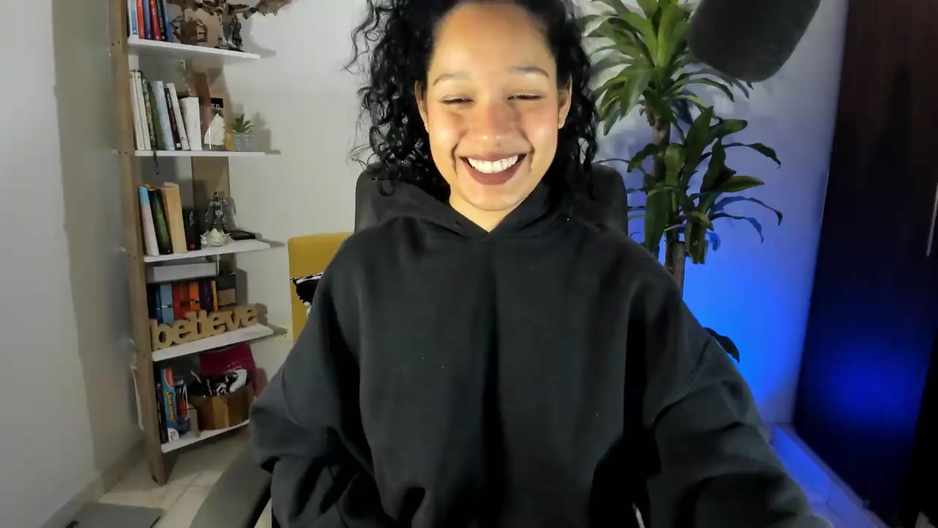 Gallery image thumbnail from Sexy_Latina's myfreecams stream on, 07/27/2026, 06:58 image 9 of 20