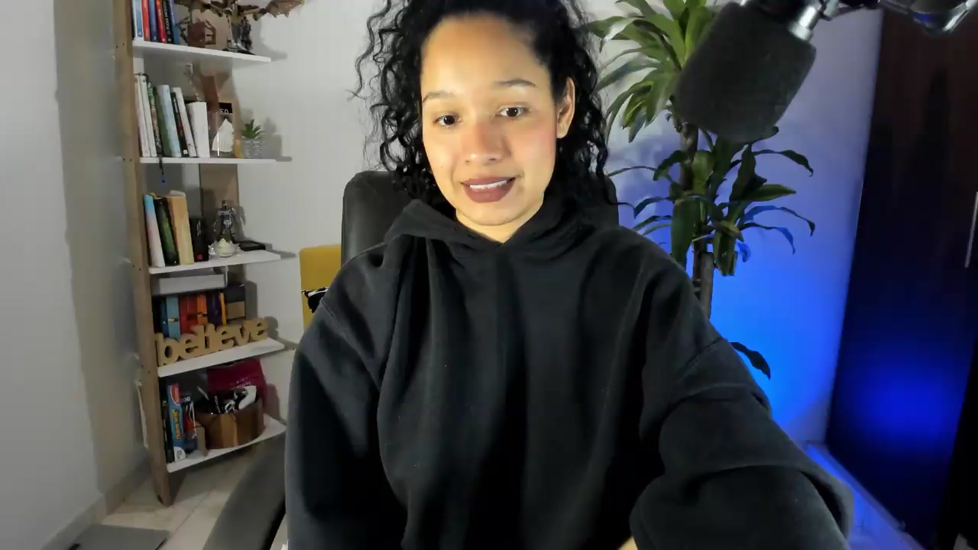 Gallery image thumbnail from Sexy_Latina's myfreecams stream on, 07/27/2026, 06:58 image 1 of 20