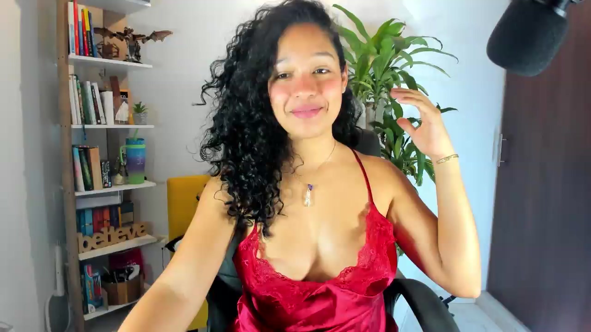 Gallery image thumbnail from Sexy_Latina's myfreecams stream on, 07/28/2026, 16:13 image 4 of 20