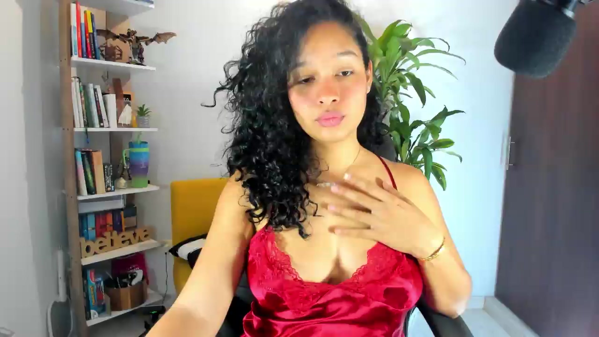 Gallery image thumbnail from Sexy_Latina's myfreecams stream on, 07/28/2026, 16:13 image 5 of 20