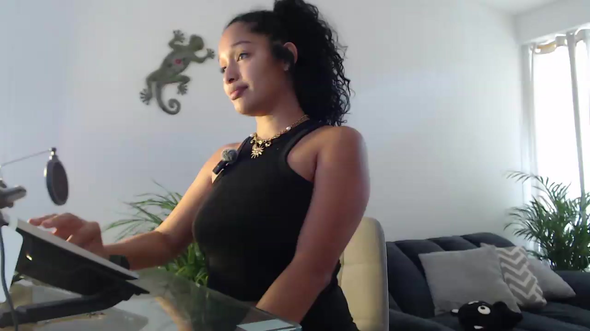 Gallery image thumbnail from Sexy_Latina's myfreecams stream on, 08/04/2026, 16:26 image 3 of 20