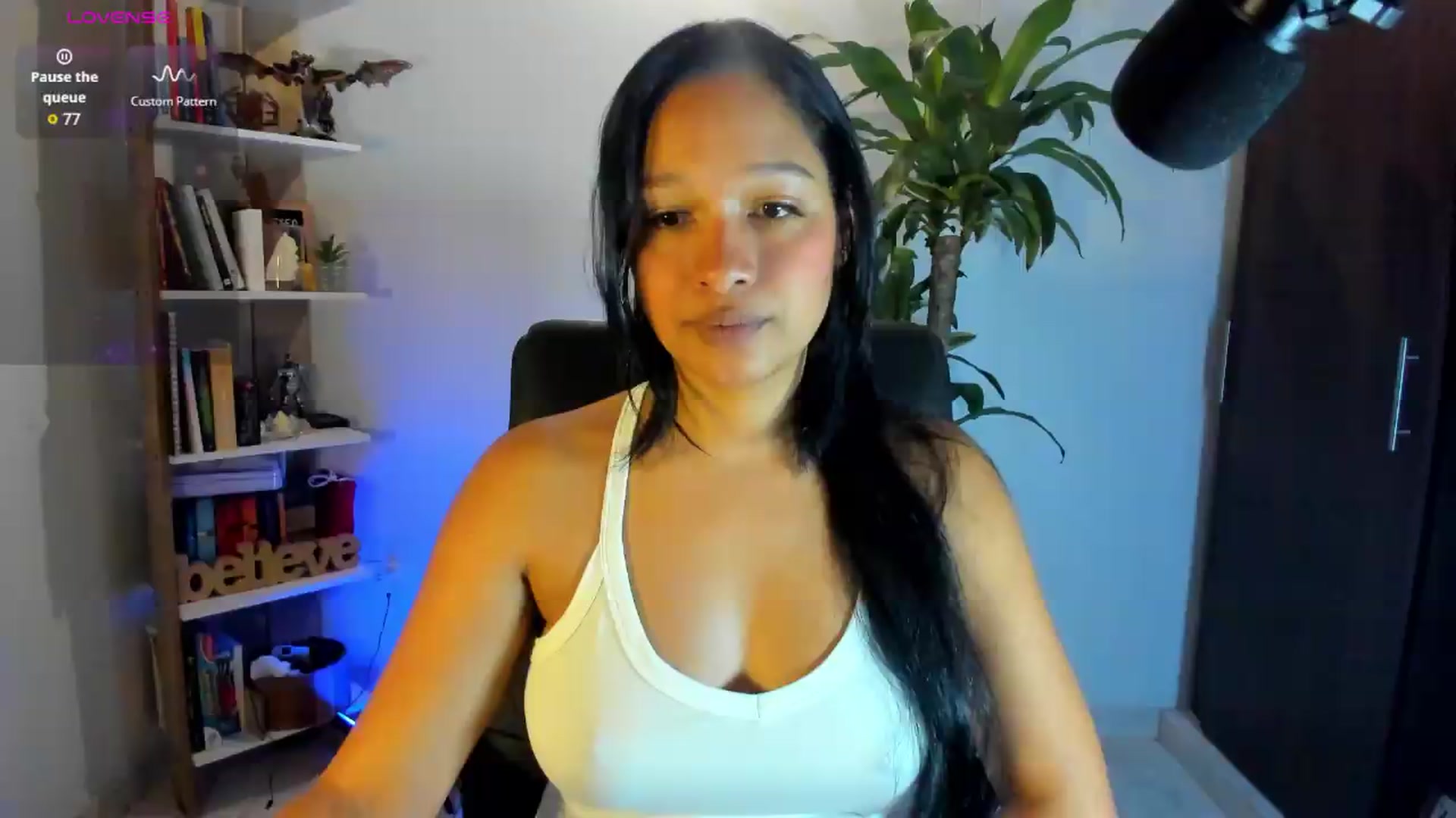 Gallery image thumbnail from Sexy_Latina's myfreecams stream on, 08/11/2026, 16:15 image 12 of 20