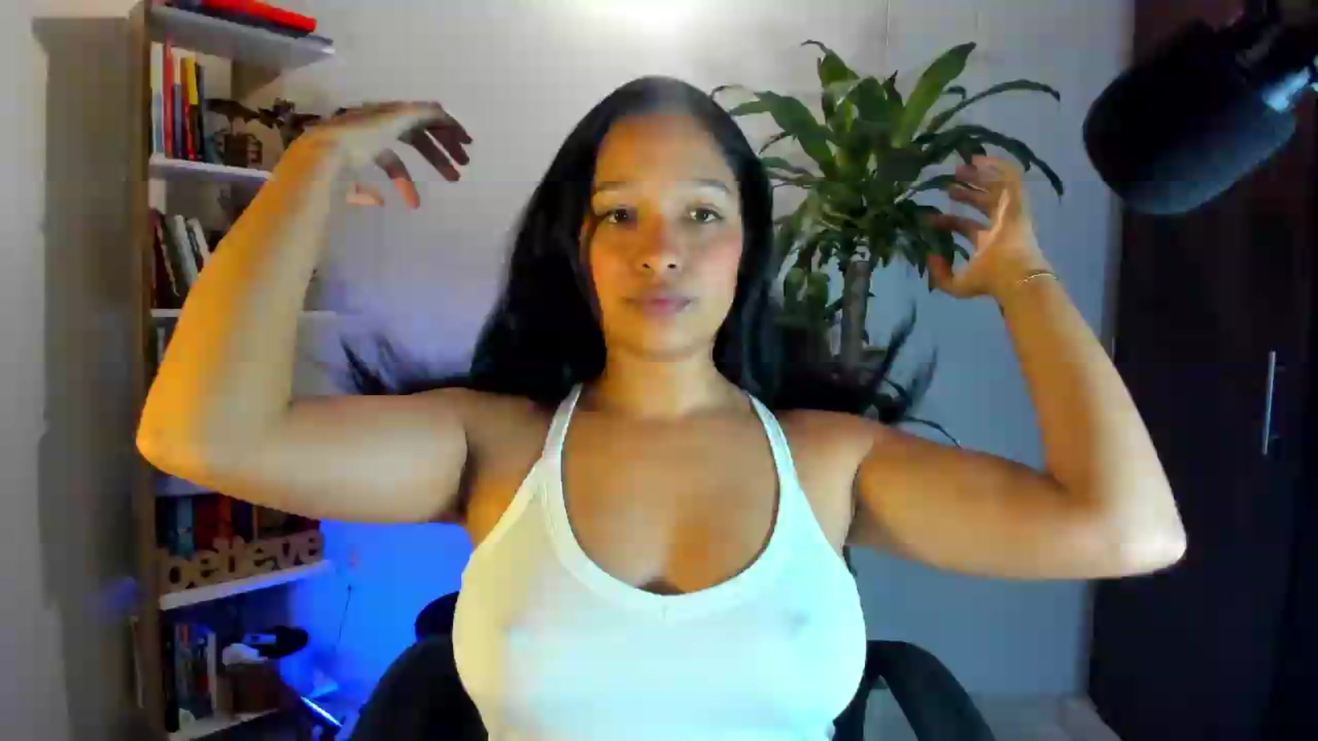 Gallery image thumbnail from Sexy_Latina's myfreecams stream on, 08/11/2026, 17:14 image 1 of 20
