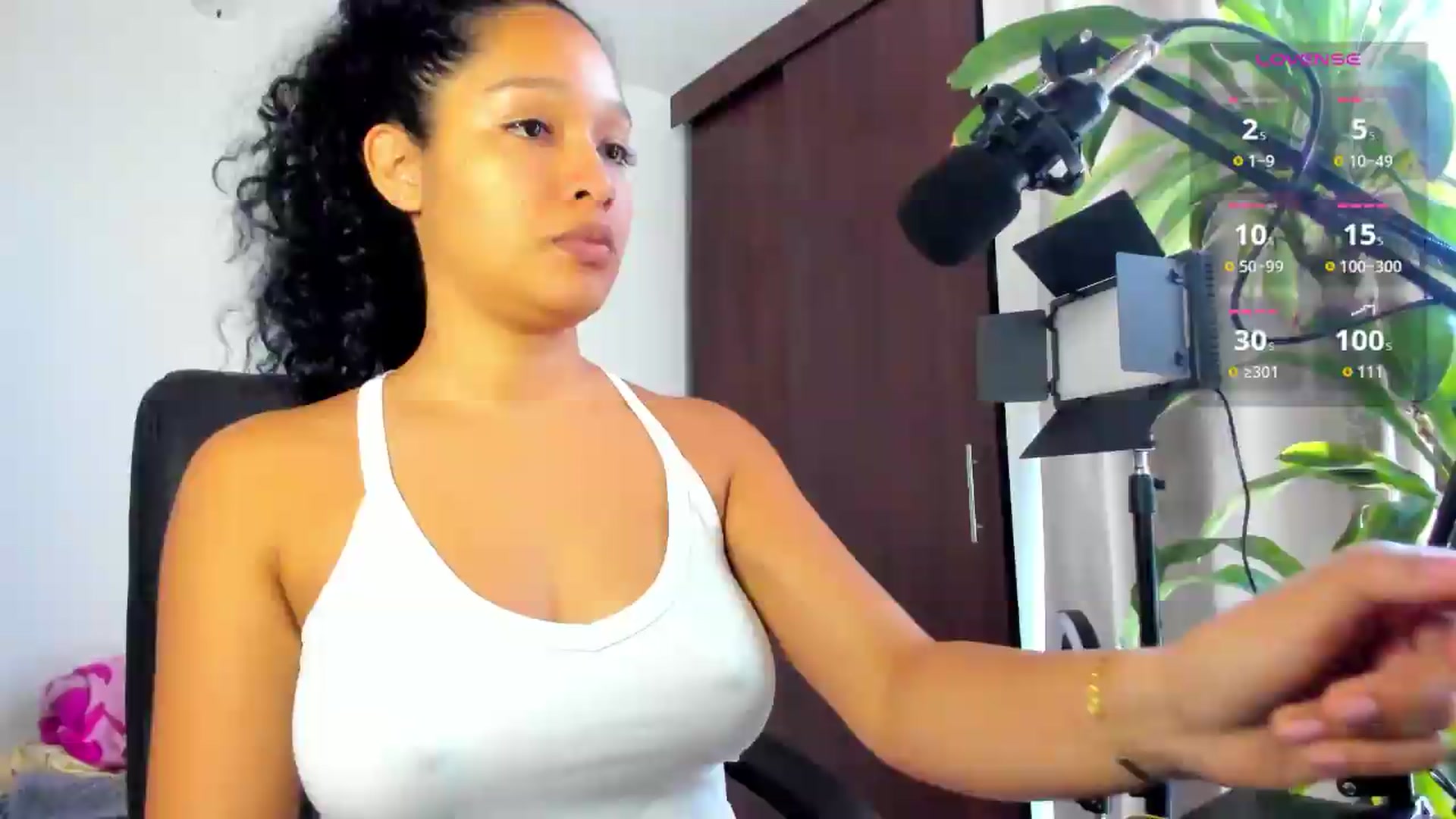 Gallery image thumbnail from Sexy_Latina's myfreecams stream on, 08/12/2026, 16:51 image 9 of 20
