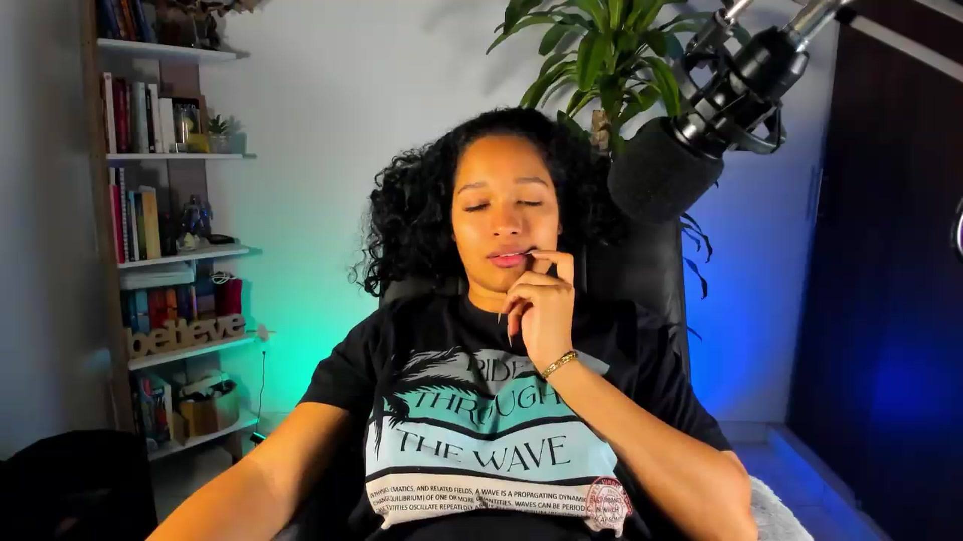 Gallery image thumbnail from Sexy_Latina's myfreecams stream on, 08/20/2026, 06:36 image 18 of 20