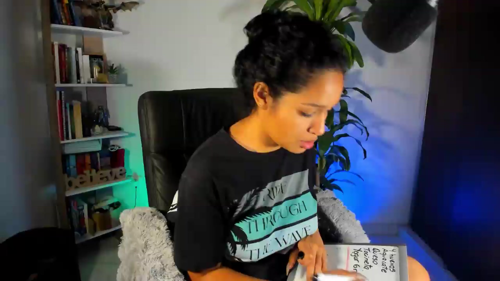 Gallery image thumbnail from Sexy_Latina's myfreecams stream on, 08/20/2026, 07:49 image 15 of 20