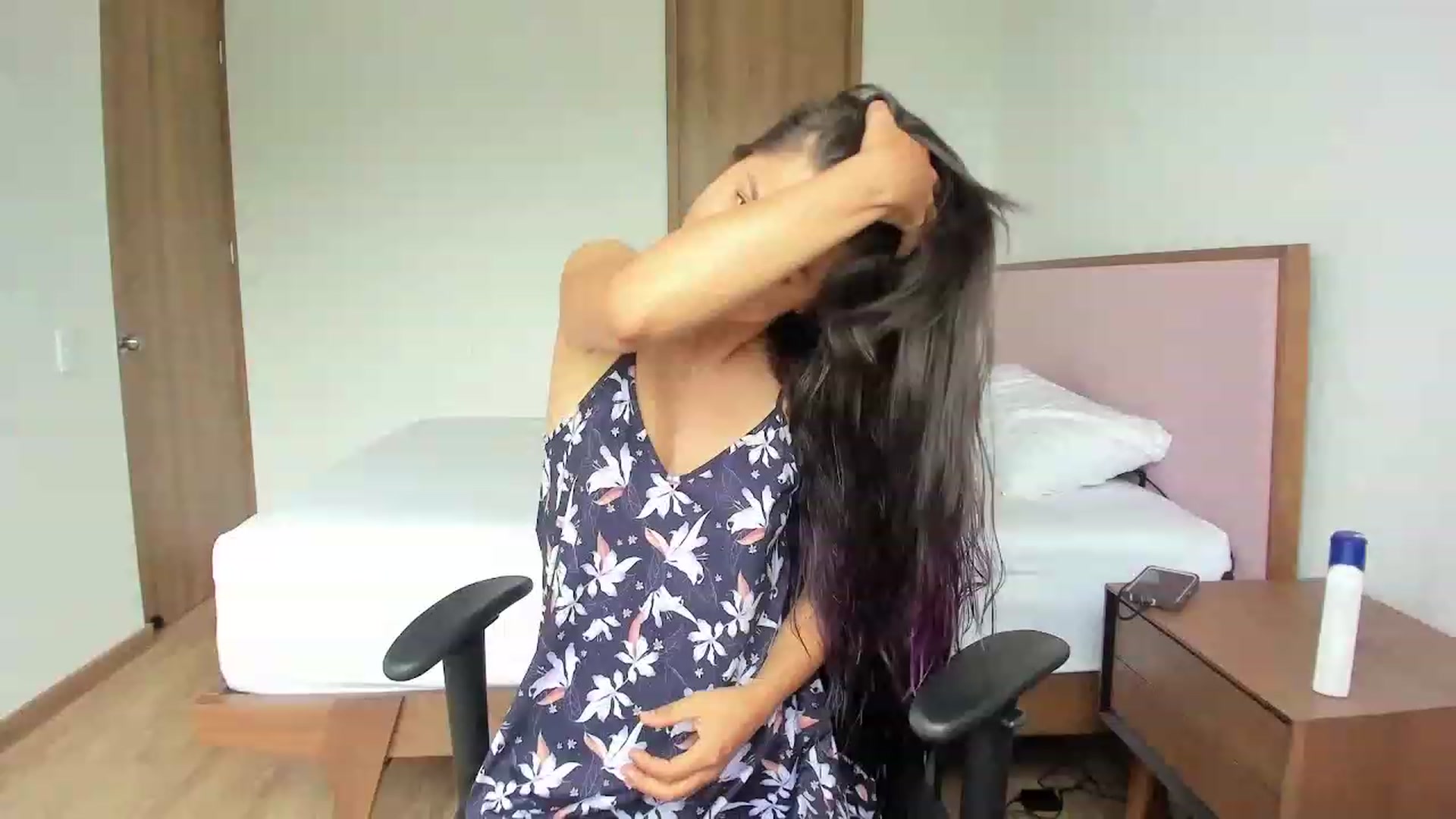 Gallery image thumbnail from Sexy_Nattaly's myfreecams stream on, 03/22/2023, 16:55 image 8 of 20
