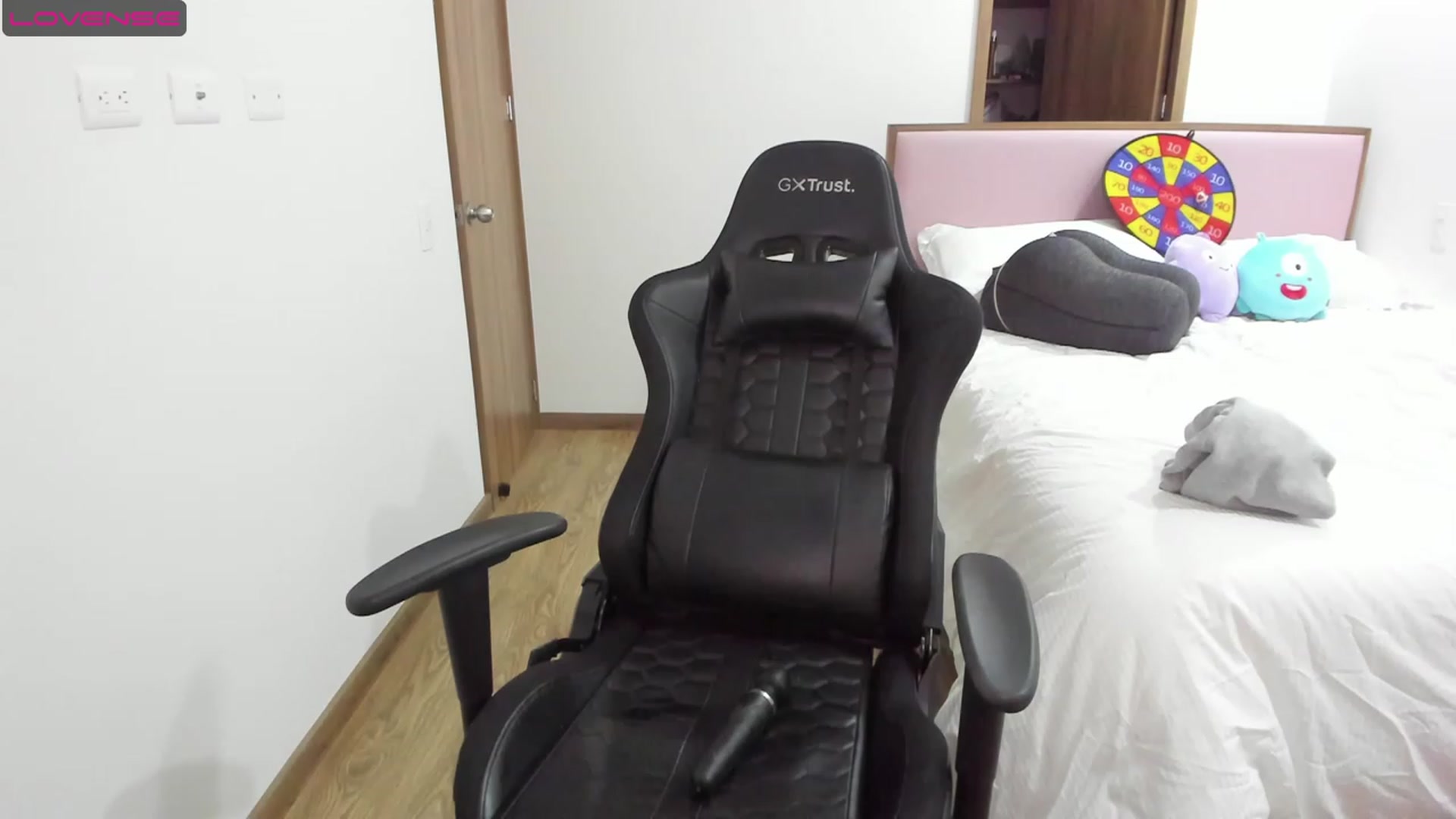 Gallery image thumbnail from Sexy_Nattaly's myfreecams stream on, 08/04/2023, 04:51 image 6 of 20