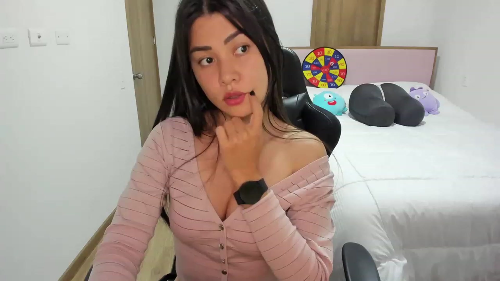 Gallery image thumbnail from Sexy_Nattaly's myfreecams stream on, 08/24/2023, 02:14 image 13 of 20
