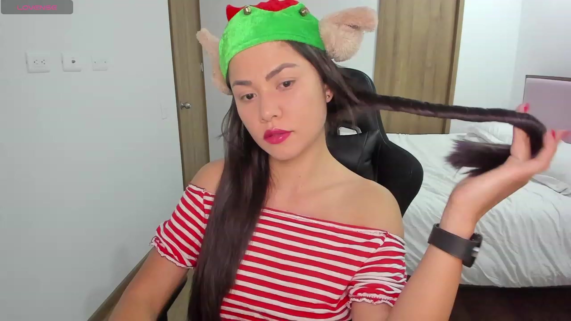 Gallery image thumbnail from Sexy_Nattaly's myfreecams stream on, 12/24/2023, 01:34 image 4 of 20