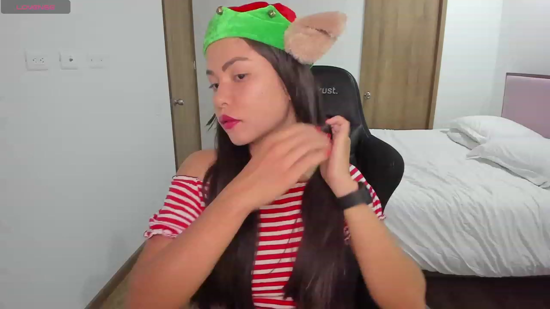 Gallery image thumbnail from Sexy_Nattaly's myfreecams stream on, 12/24/2023, 01:34 image 3 of 20