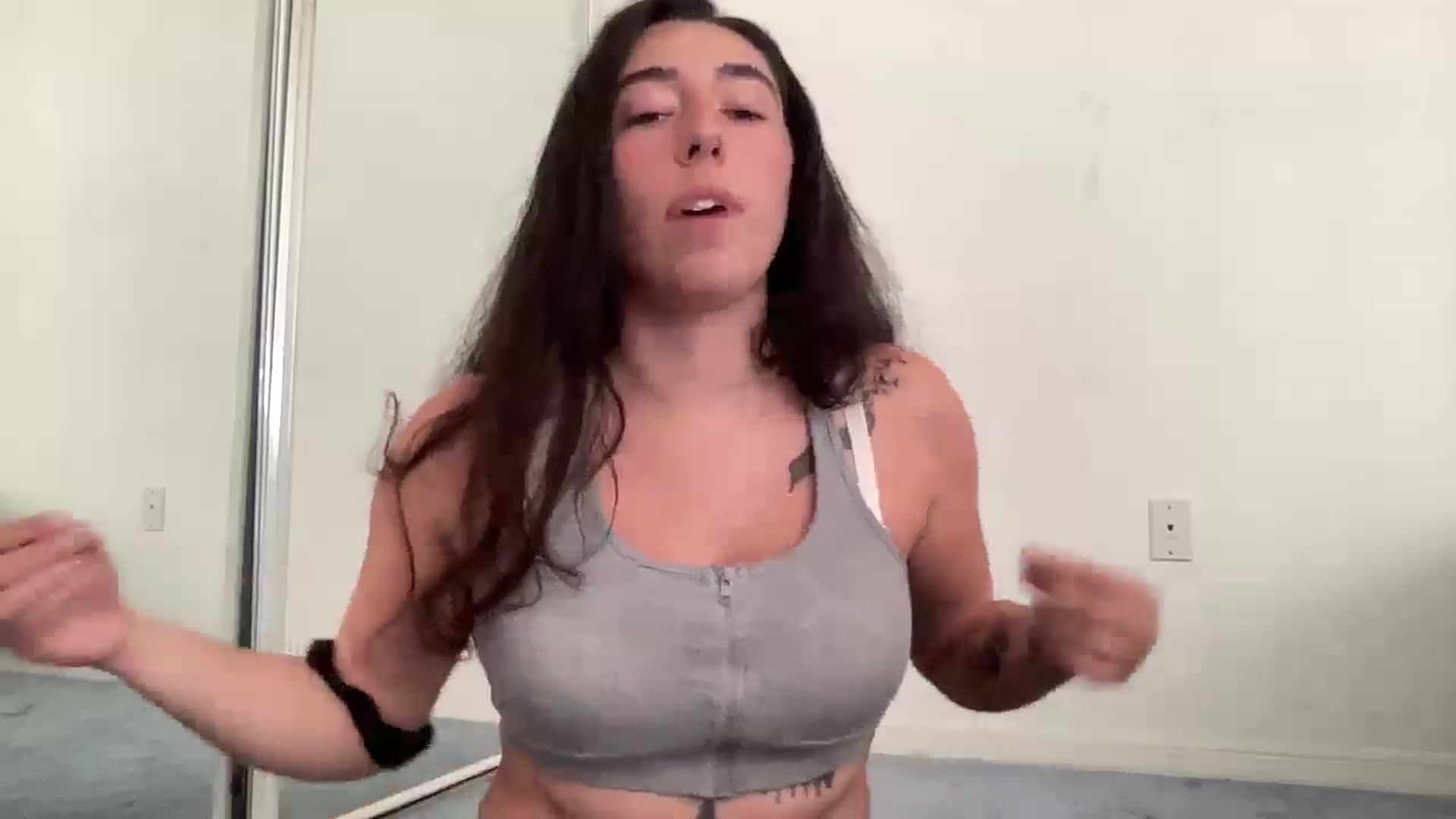 Gallery image thumbnail from Sexy_Scarlett's myfreecams stream on, 12/17/2025, 21:53 image 5 of 20