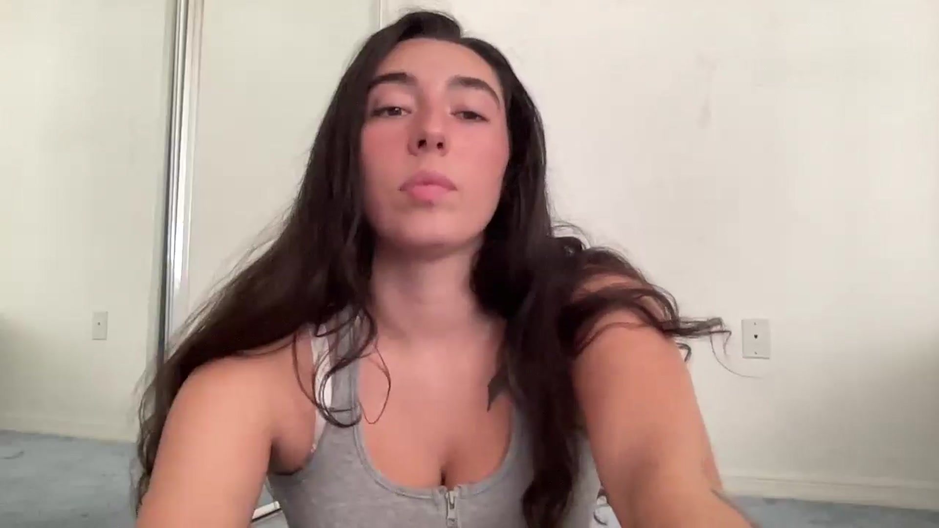 Gallery image thumbnail from Sexy_Scarlett's myfreecams stream on, 12/17/2025, 21:53 image 4 of 20