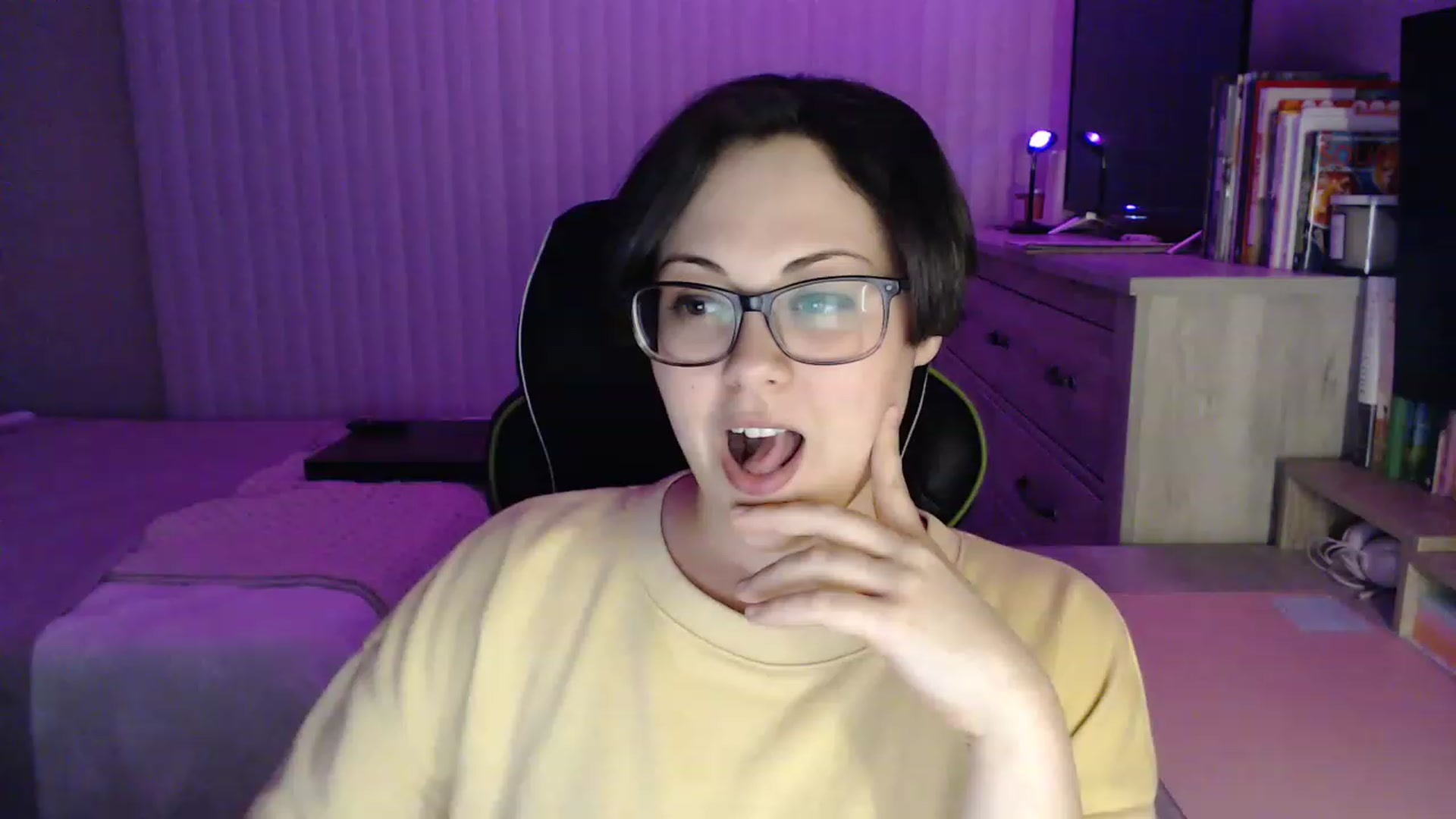 Gallery image thumbnail from Sexy_Sona's myfreecams stream on, 12/19/2022, 04:50 image 1 of 20