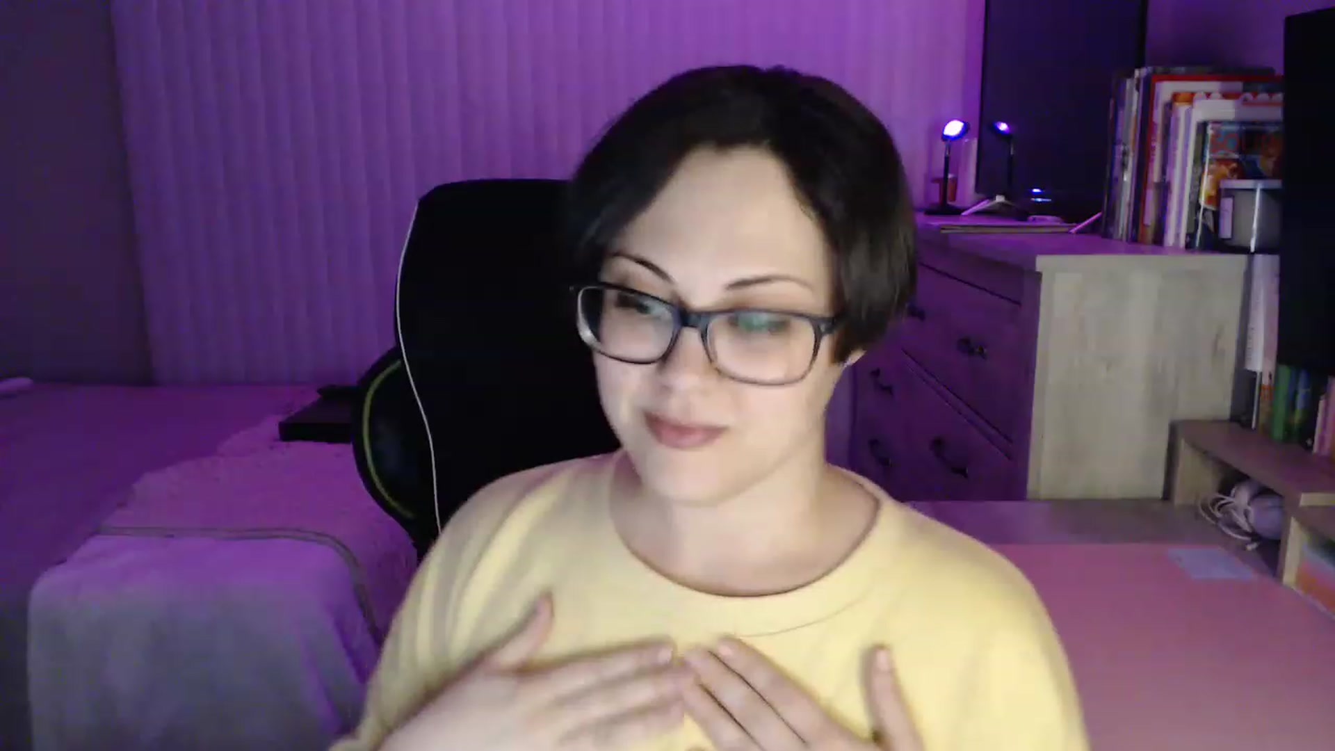 Gallery image thumbnail from Sexy_Sona's myfreecams stream on, 12/19/2022, 04:50 image 19 of 20