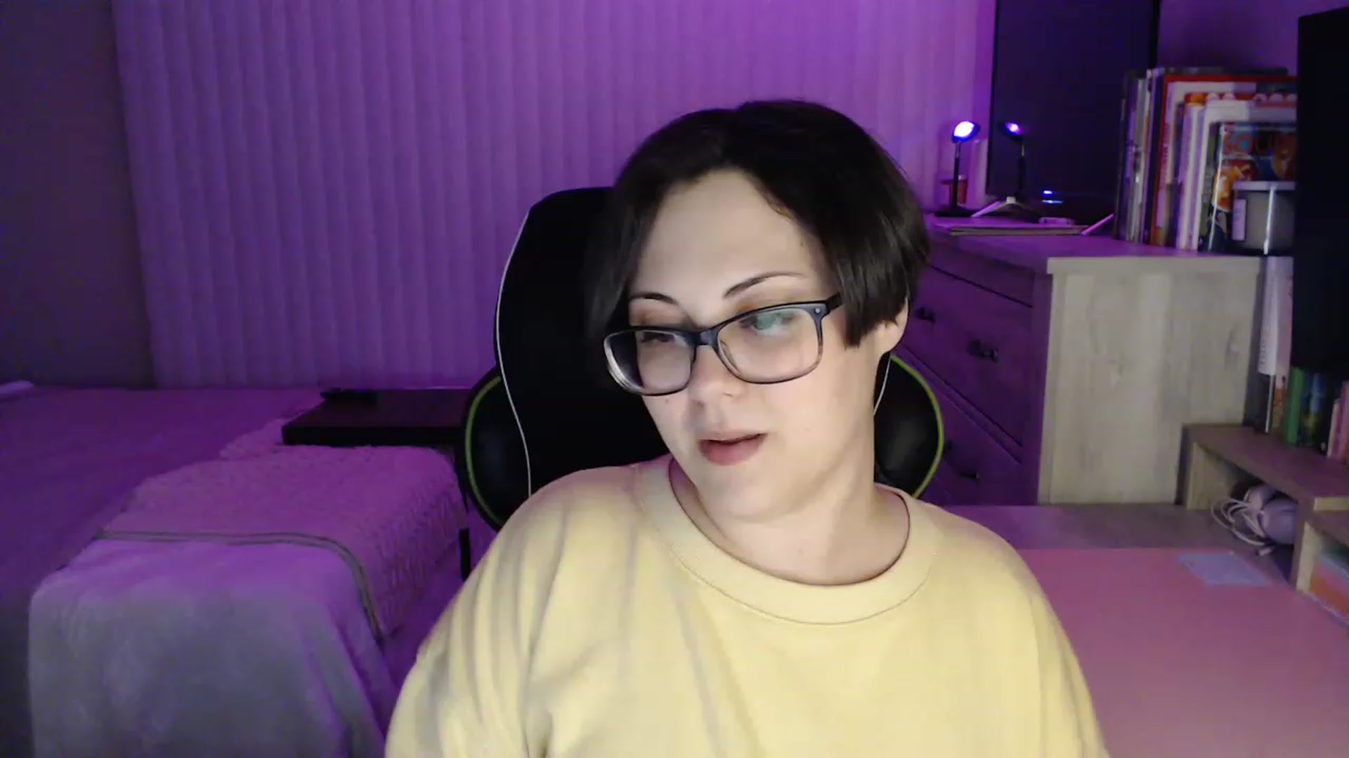 Gallery image thumbnail from Sexy_Sona's myfreecams stream on, 12/19/2022, 04:50 image 17 of 20