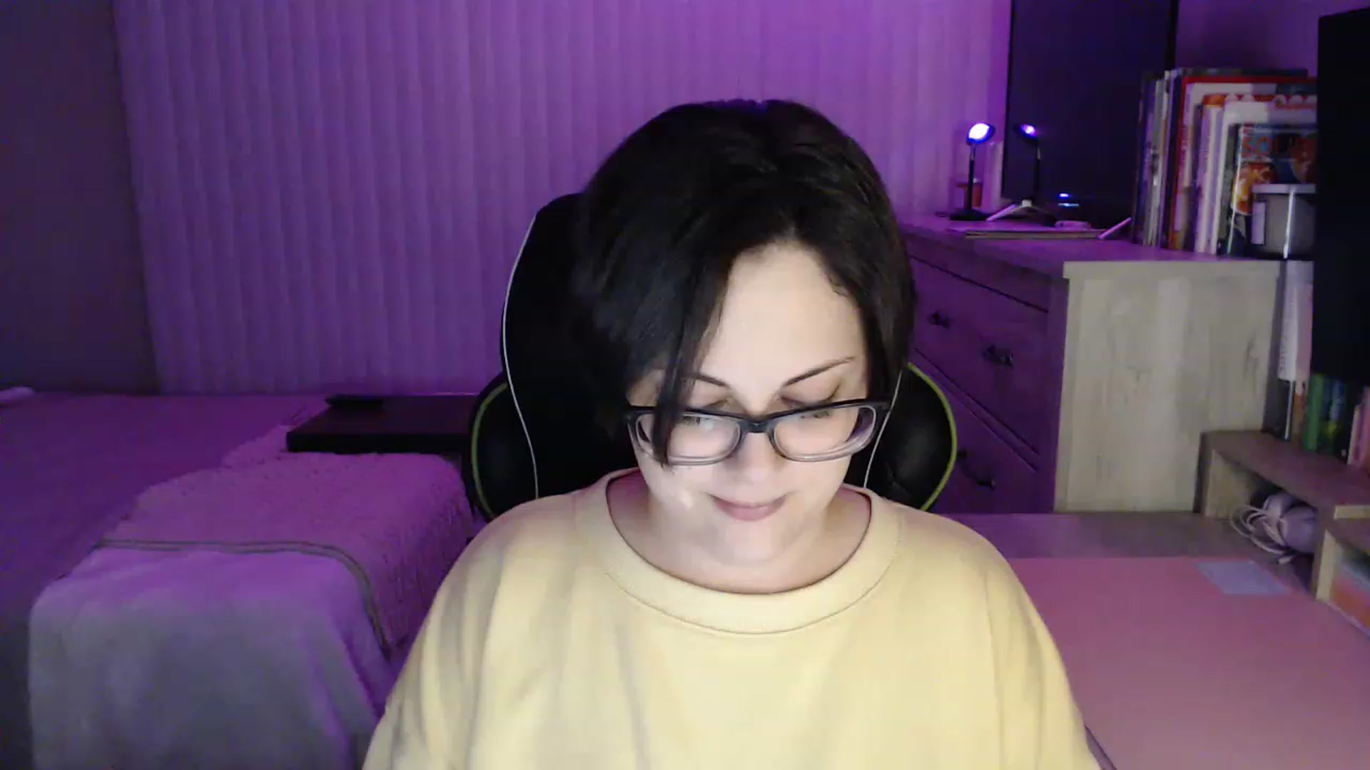 Gallery image thumbnail from Sexy_Sona's myfreecams stream on, 12/19/2022, 04:50 image 18 of 20