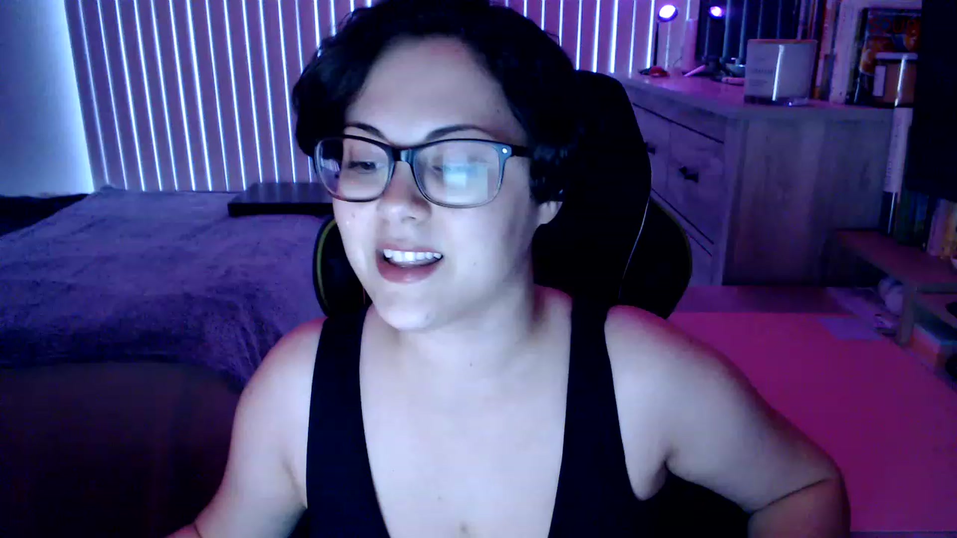 Gallery image thumbnail from Sexy_Sona's myfreecams stream on, 01/02/2023, 20:25 image 8 of 20