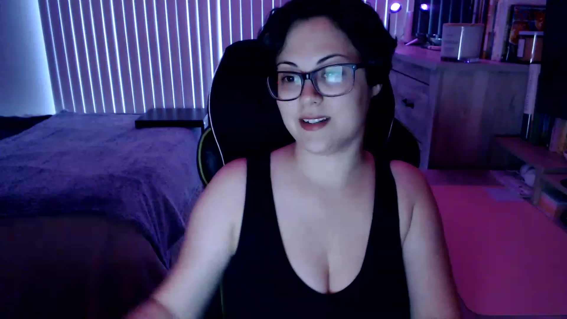 Gallery image thumbnail from Sexy_Sona's myfreecams stream on, 01/02/2023, 20:25 image 6 of 20