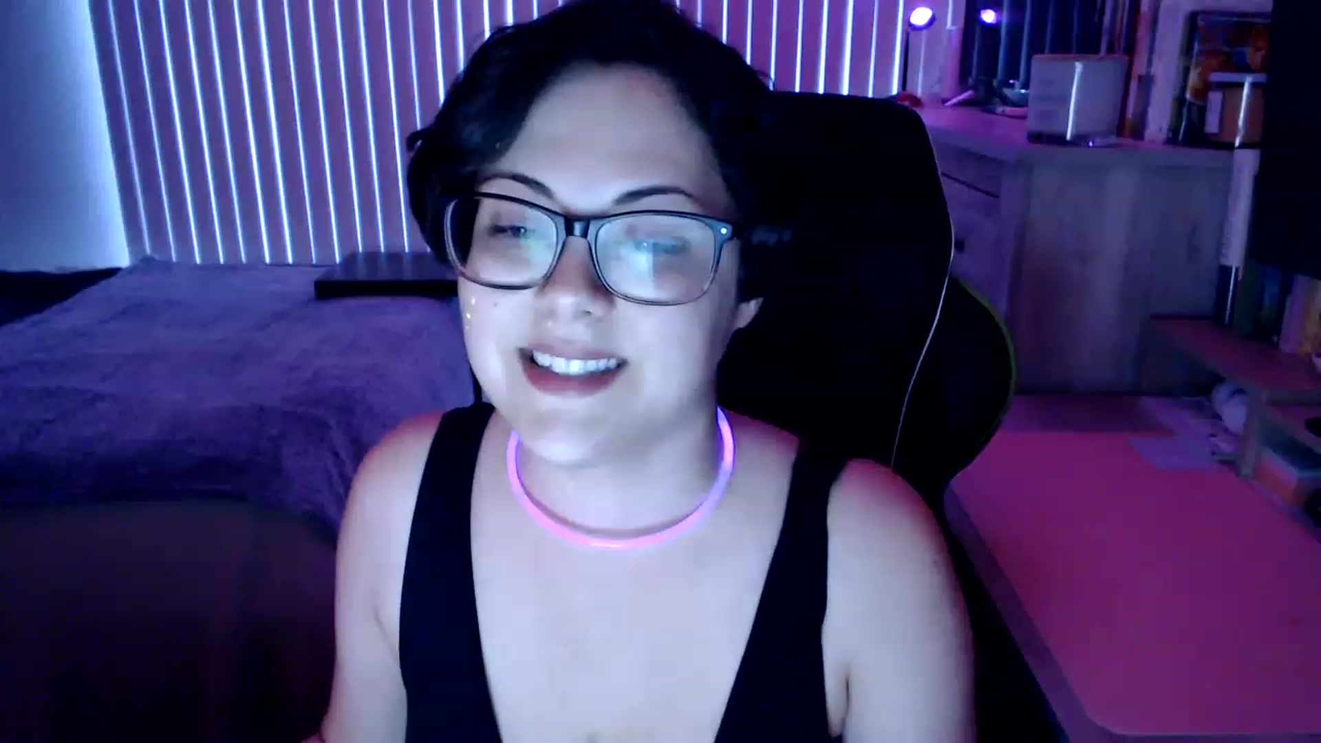 Gallery image thumbnail from Sexy_Sona's myfreecams stream on, 01/02/2023, 20:25 image 16 of 20
