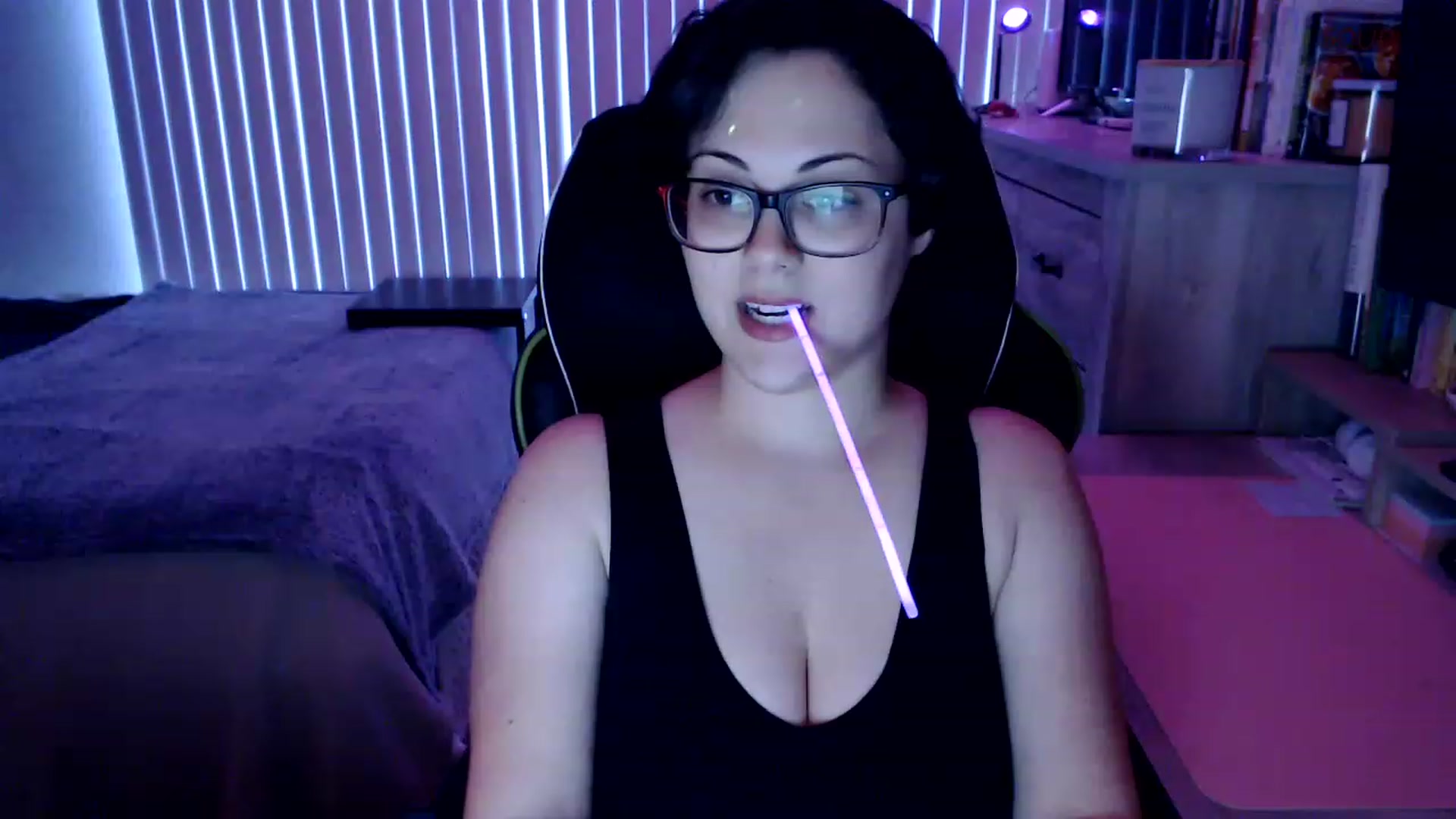 Gallery image thumbnail from Sexy_Sona's myfreecams stream on, 01/02/2023, 20:25 image 13 of 20