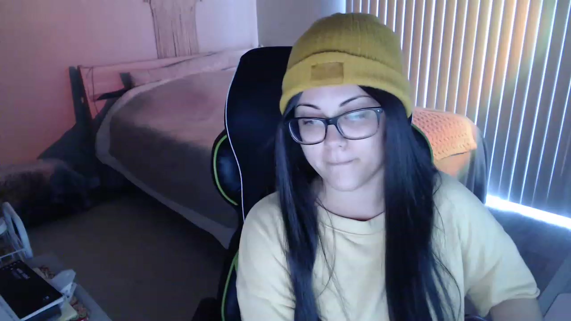 Gallery image thumbnail from Sexy_Sona's myfreecams stream on, 03/08/2023, 18:32 image 2 of 20