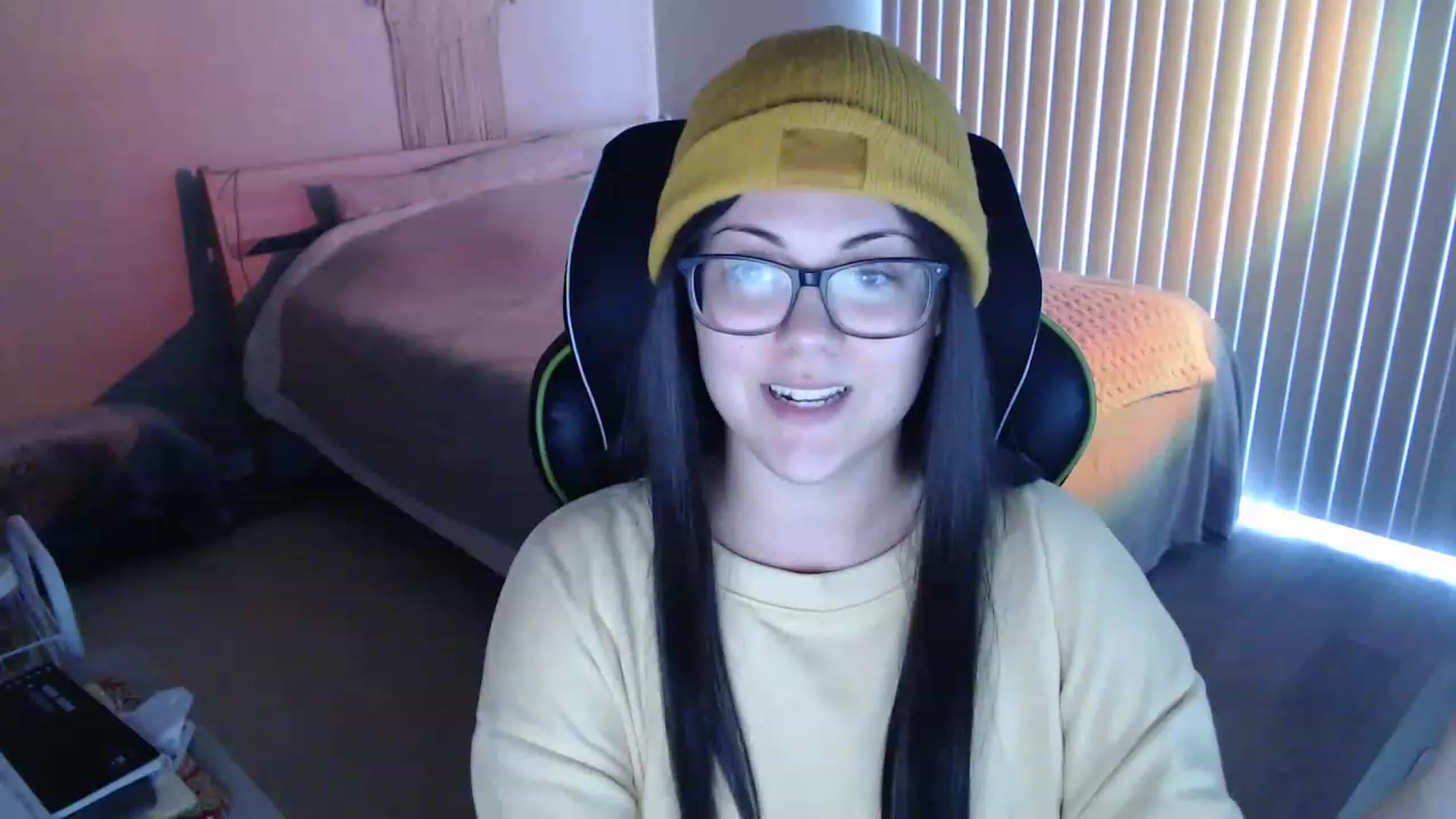 Gallery image thumbnail from Sexy_Sona's myfreecams stream on, 03/08/2023, 18:32 image 4 of 20