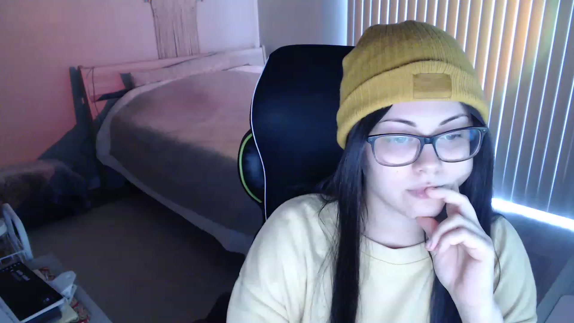 Gallery image thumbnail from Sexy_Sona's myfreecams stream on, 03/08/2023, 18:32 image 14 of 20