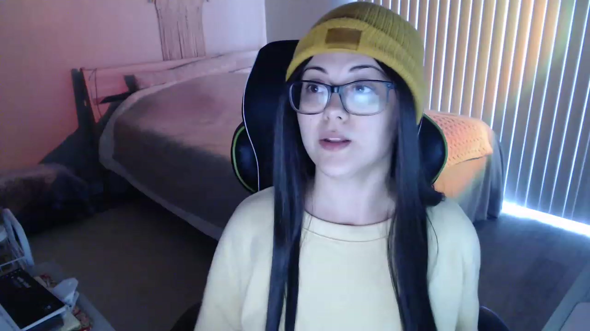 Gallery image thumbnail from Sexy_Sona's myfreecams stream on, 03/08/2023, 18:32 image 6 of 20